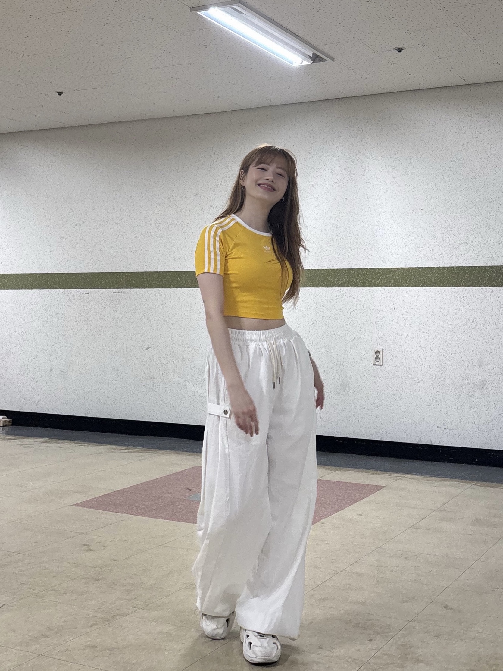 Adidas Adifom Q Off White, (W) Adidas 3S Baby T-Shirt White - KR Sizing 착용 스타일 - 3