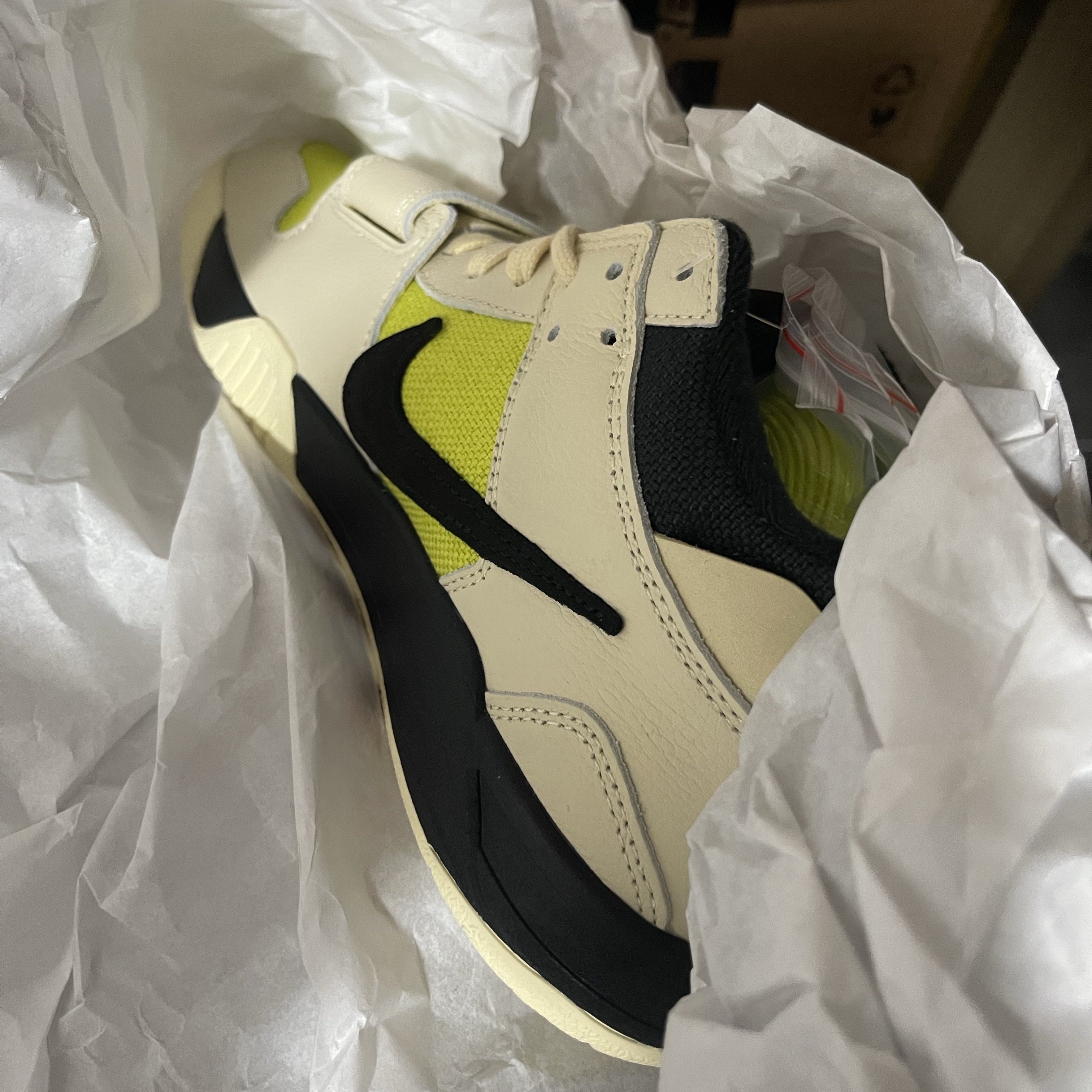 Jordan x Travis Scott Jumpman Jack TR Bright Cactus 착용 스타일