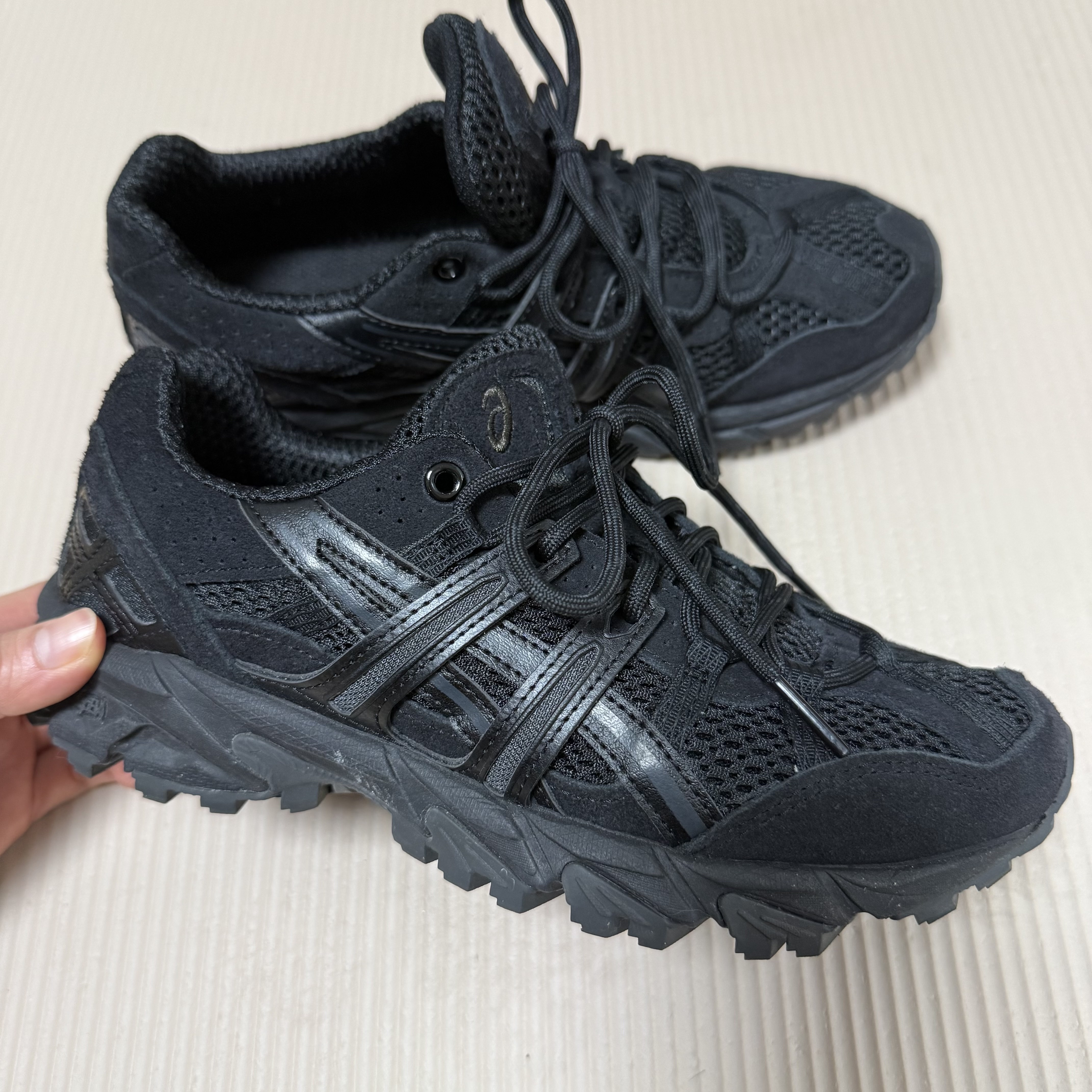 Asics Gel-Sonoma 15-50 Black 착용 스타일 - 2