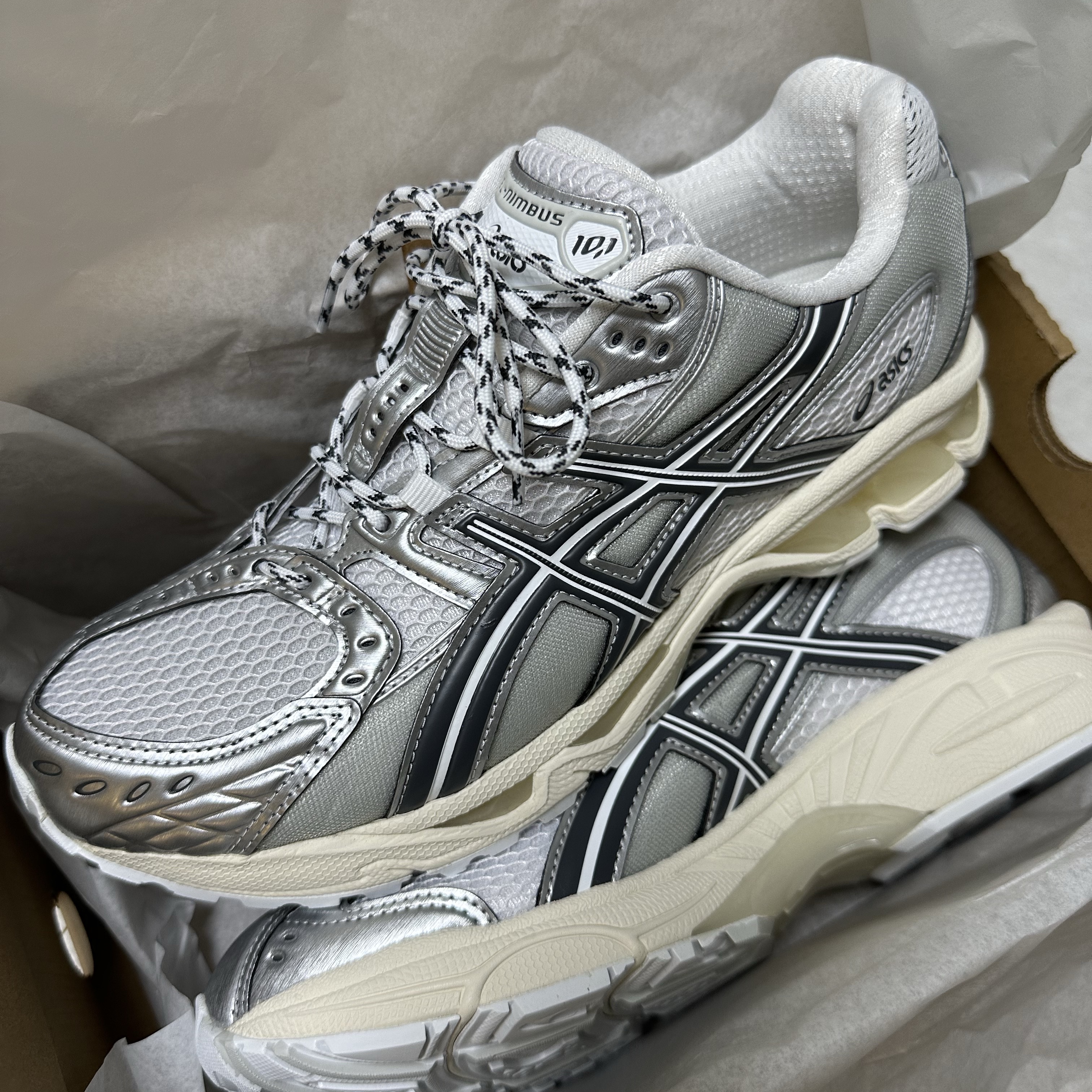 Asics Gel-Nimbus 10.1 White Glacier Grey - Korea Exclusive 착용 스타일