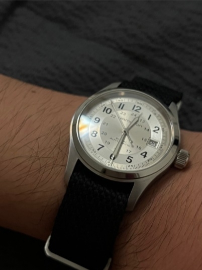 Hamilton Khaki Field Auto 38mm Stainless Steel Cow Leather Silver 착용 스타일