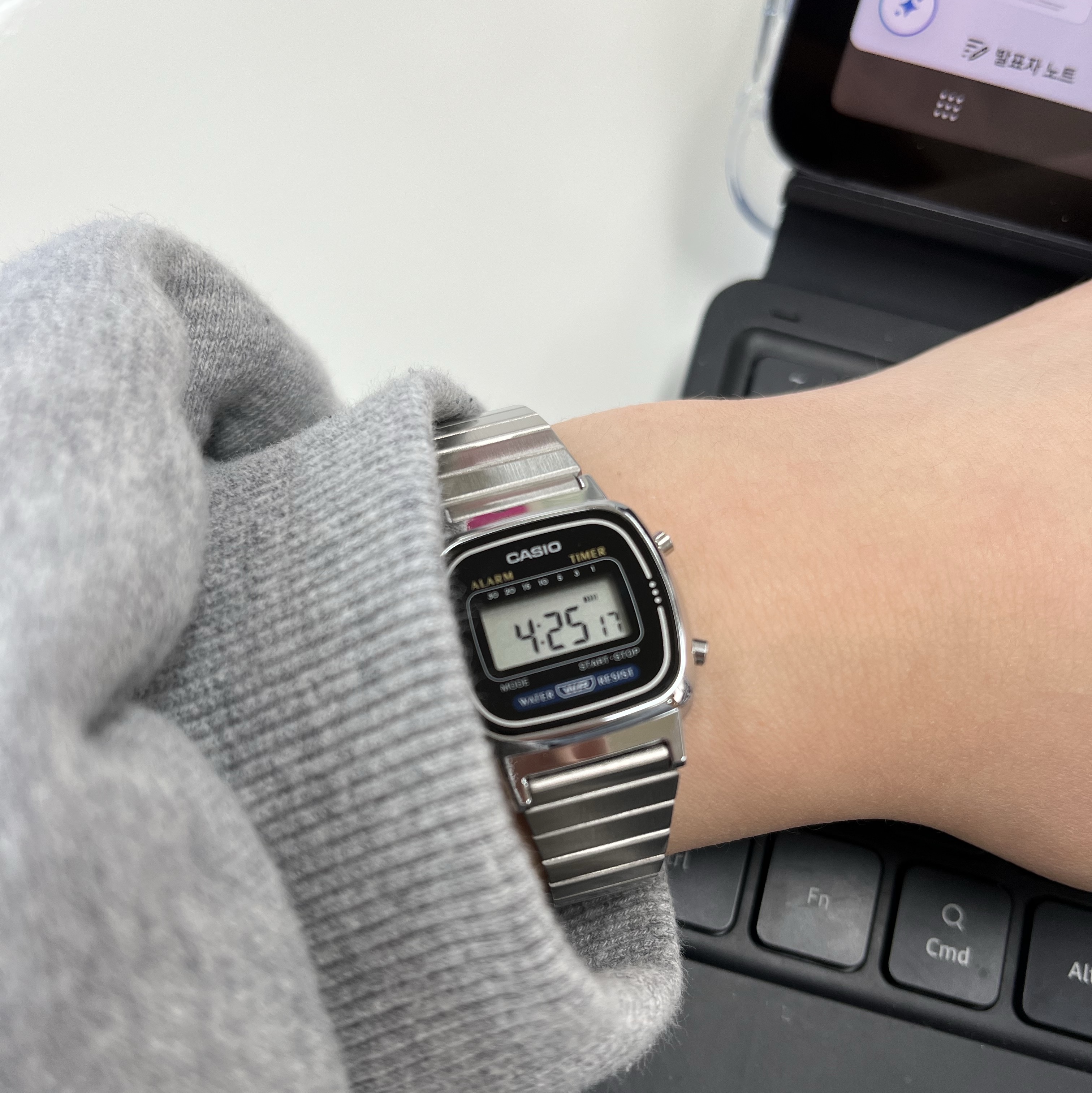 Casio LA670WA-1 착용 스타일