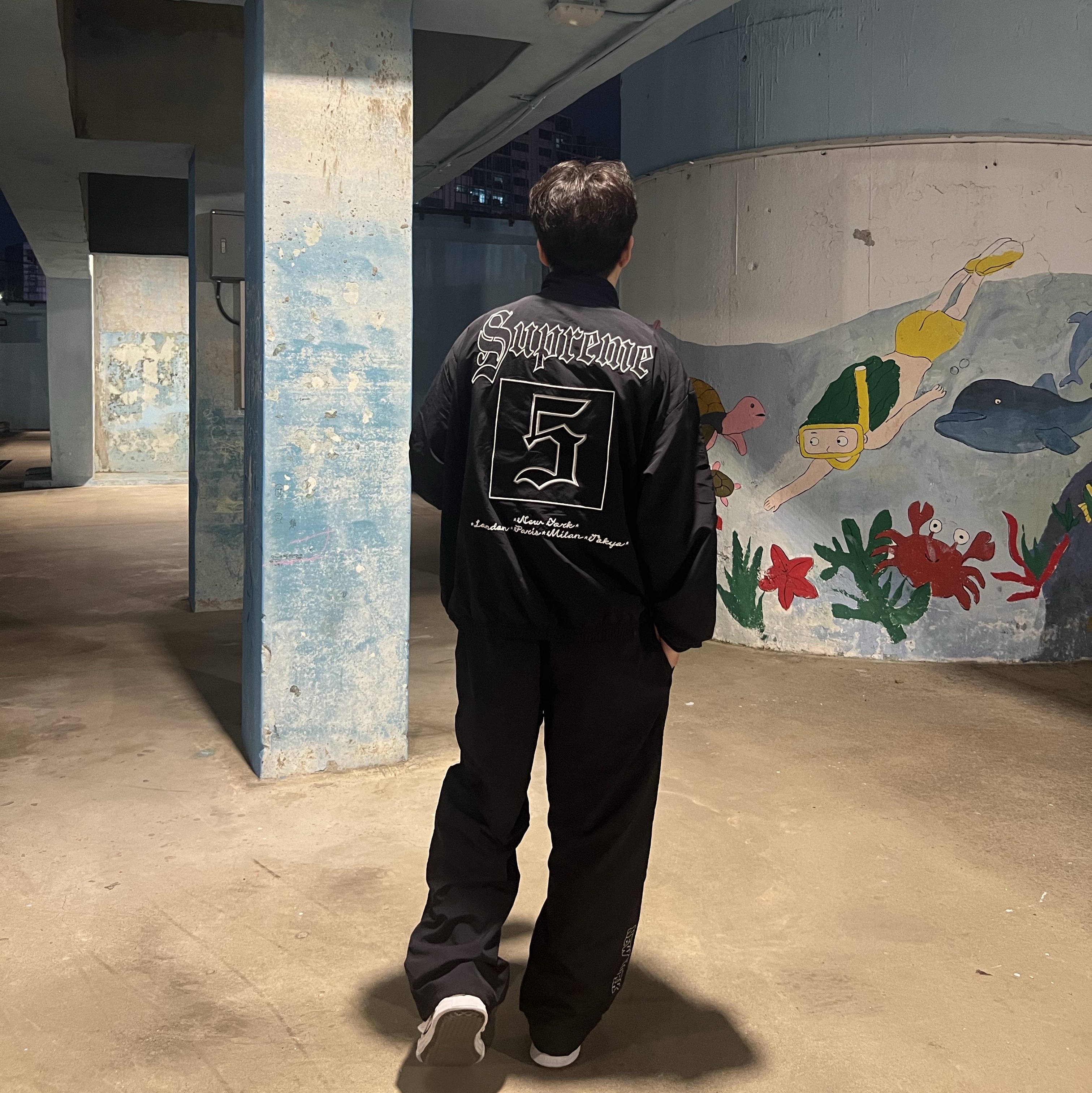 Supreme Old English Track Jacket Black - 25SS, Supreme Old English Track Pants Black - 25SS 착용 스타일
