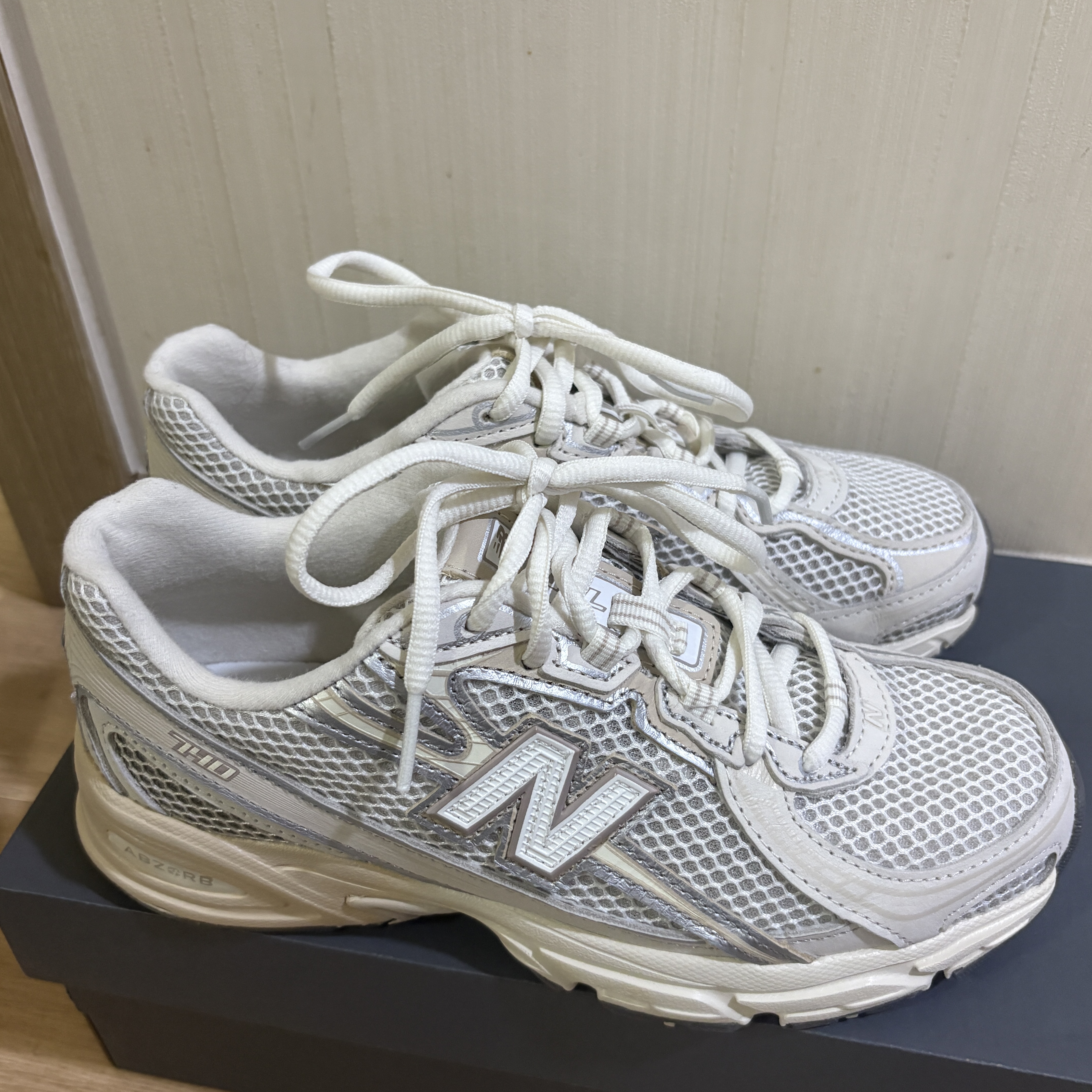 New Balance 740 Sea Salt 착용 스타일