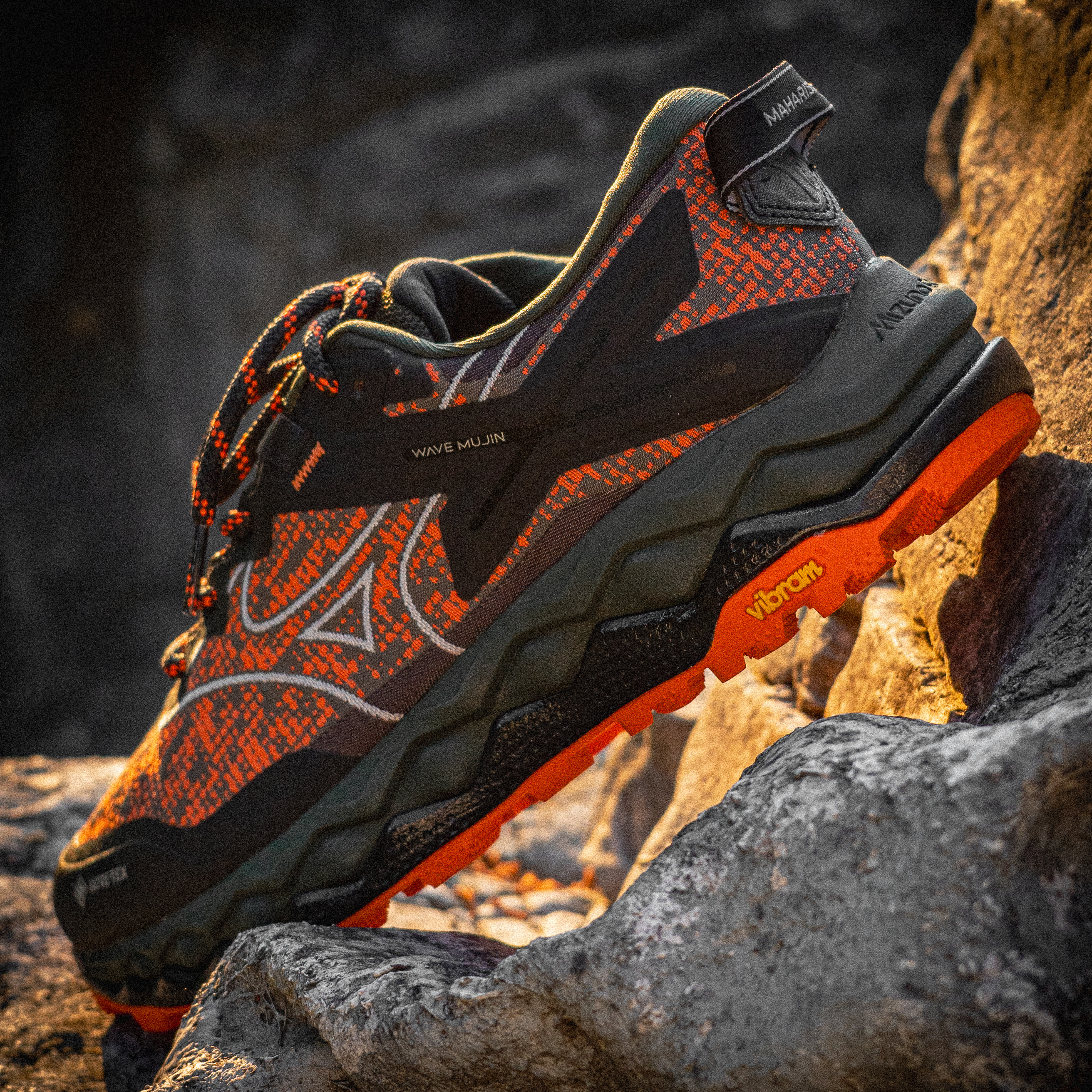 [KREAM 단독]Mizuno Wave Mujin LS GTX MAHARISHI Vibrant Orange Cool Gray 3C Pine Grove 착용 스타일