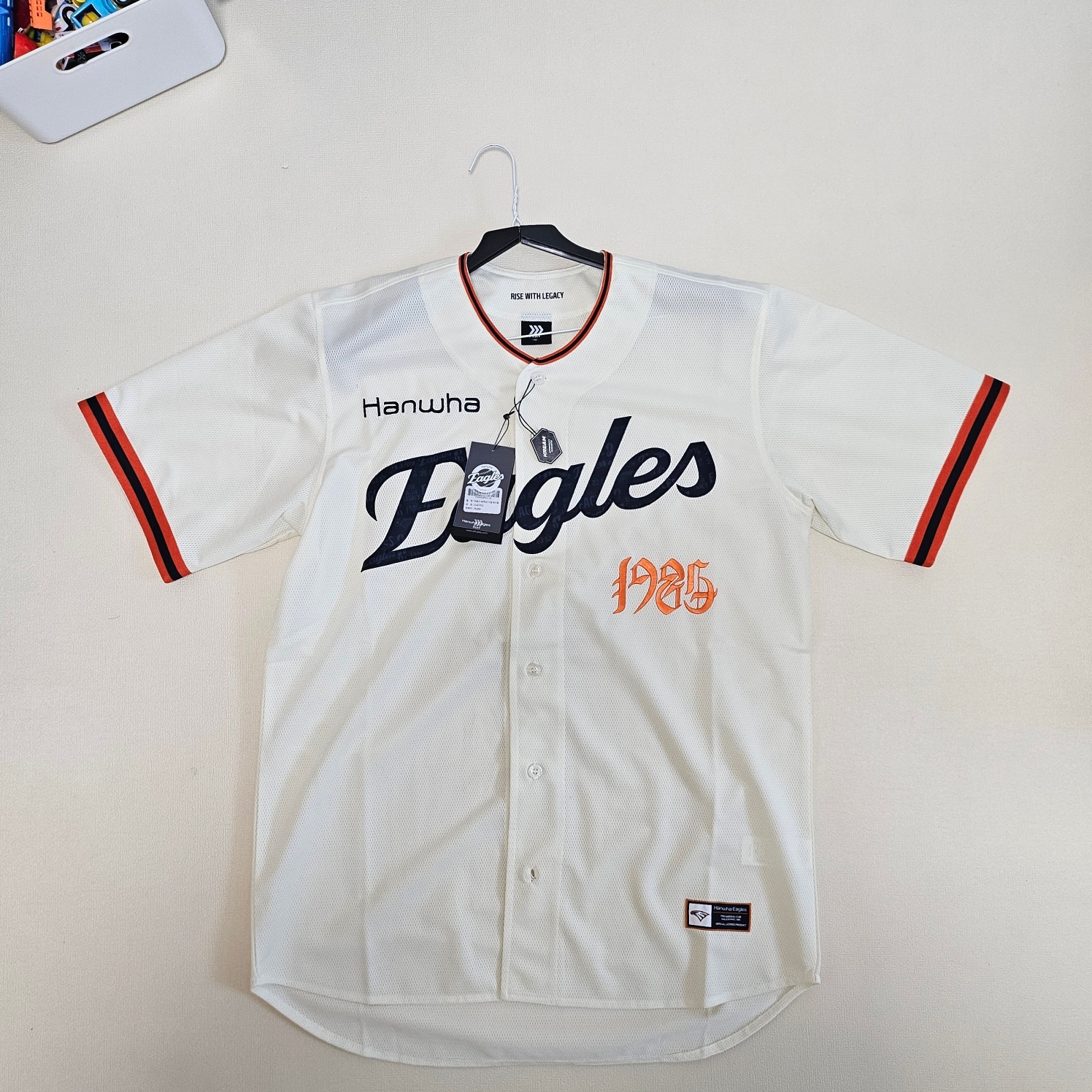 Hanwha Eagles 40th Legacy Uniform Multi (Non Marking Ver.) 착용 스타일 - 1