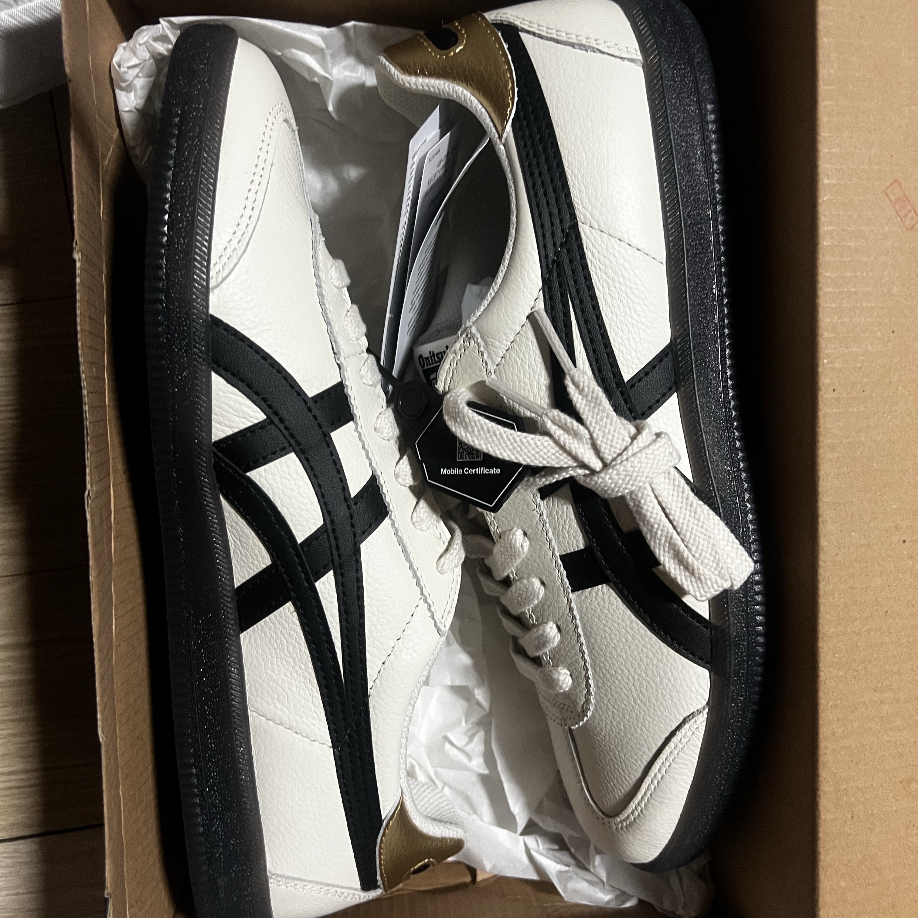 Onitsuka Tiger Tokuten White Black 착용 스타일