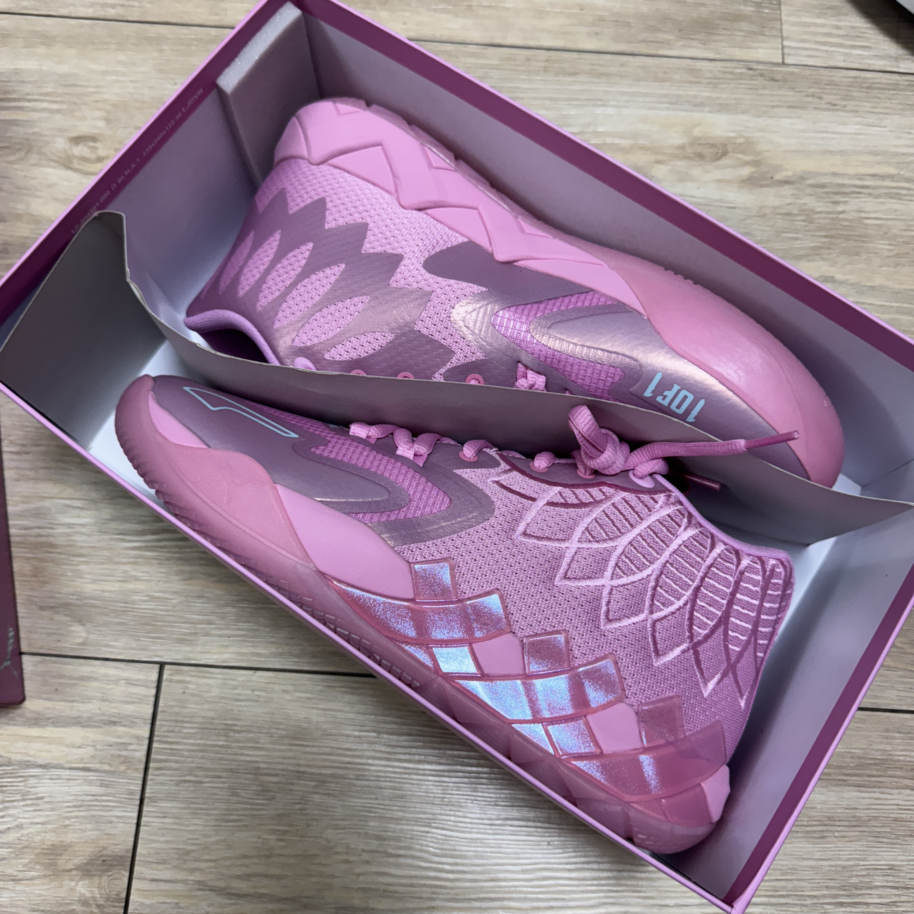 Puma MB.01 Iridescent 착용 스타일 - 3