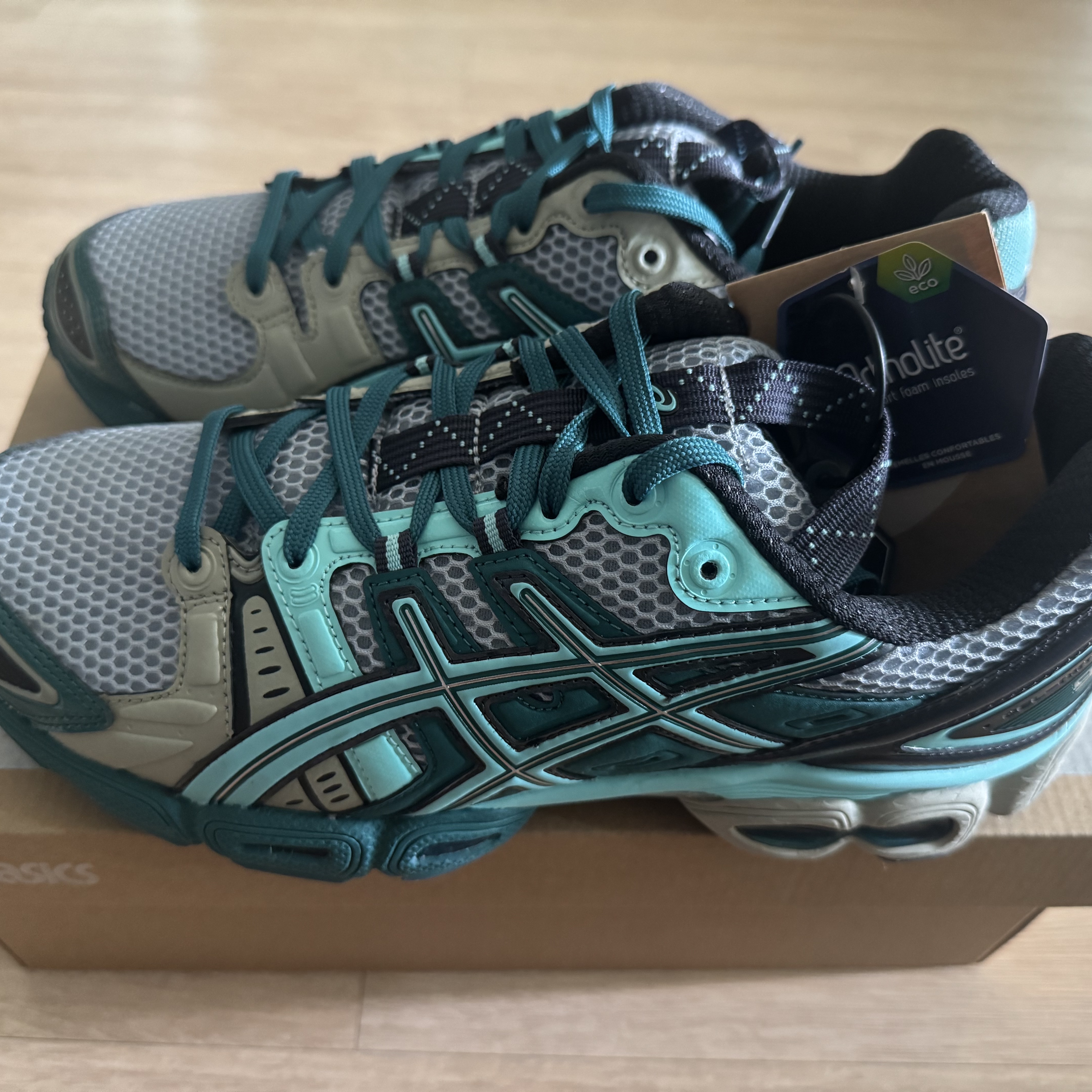 Asics UB3-S Gel-Nimbus 9 Piedmont Grey 착용 스타일 - 1
