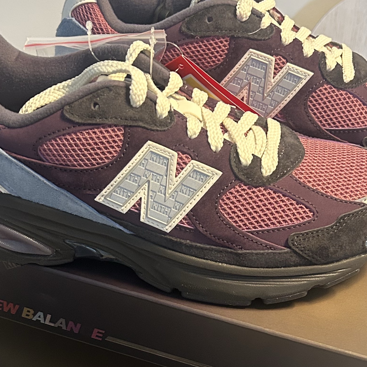 New Balance x Ronnie Fieg 2010 Abzorb Purple Purple 착용 스타일 - 2