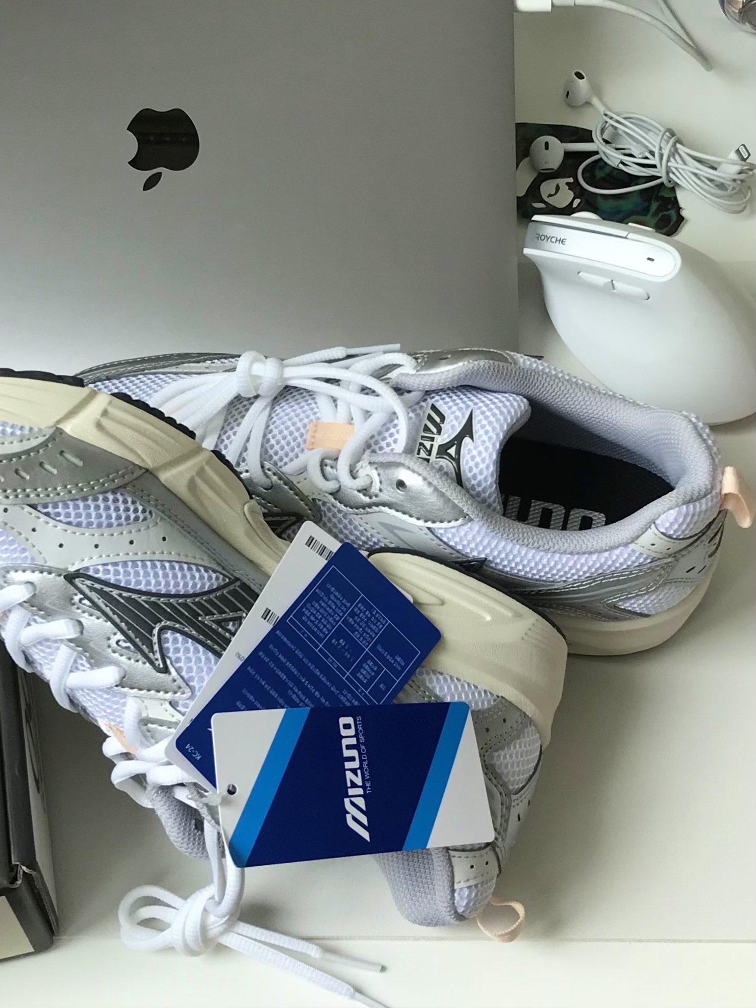 Mizuno MXR White Iron Gate Peach Purée 착용 스타일 - 3