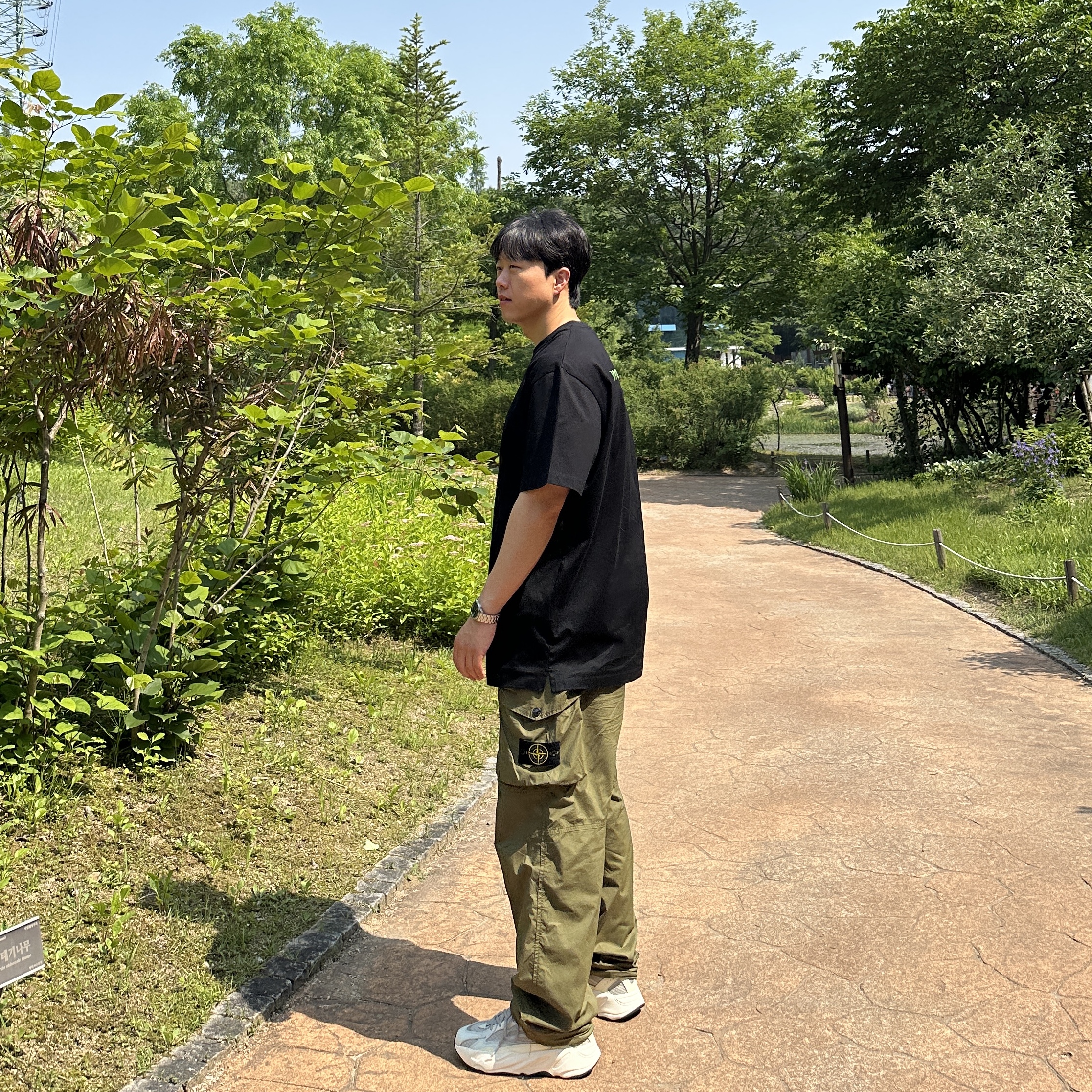 Wooyoungmi Glow Graphic Back Logo T-Shirt Black - 22SS 착용 스타일
