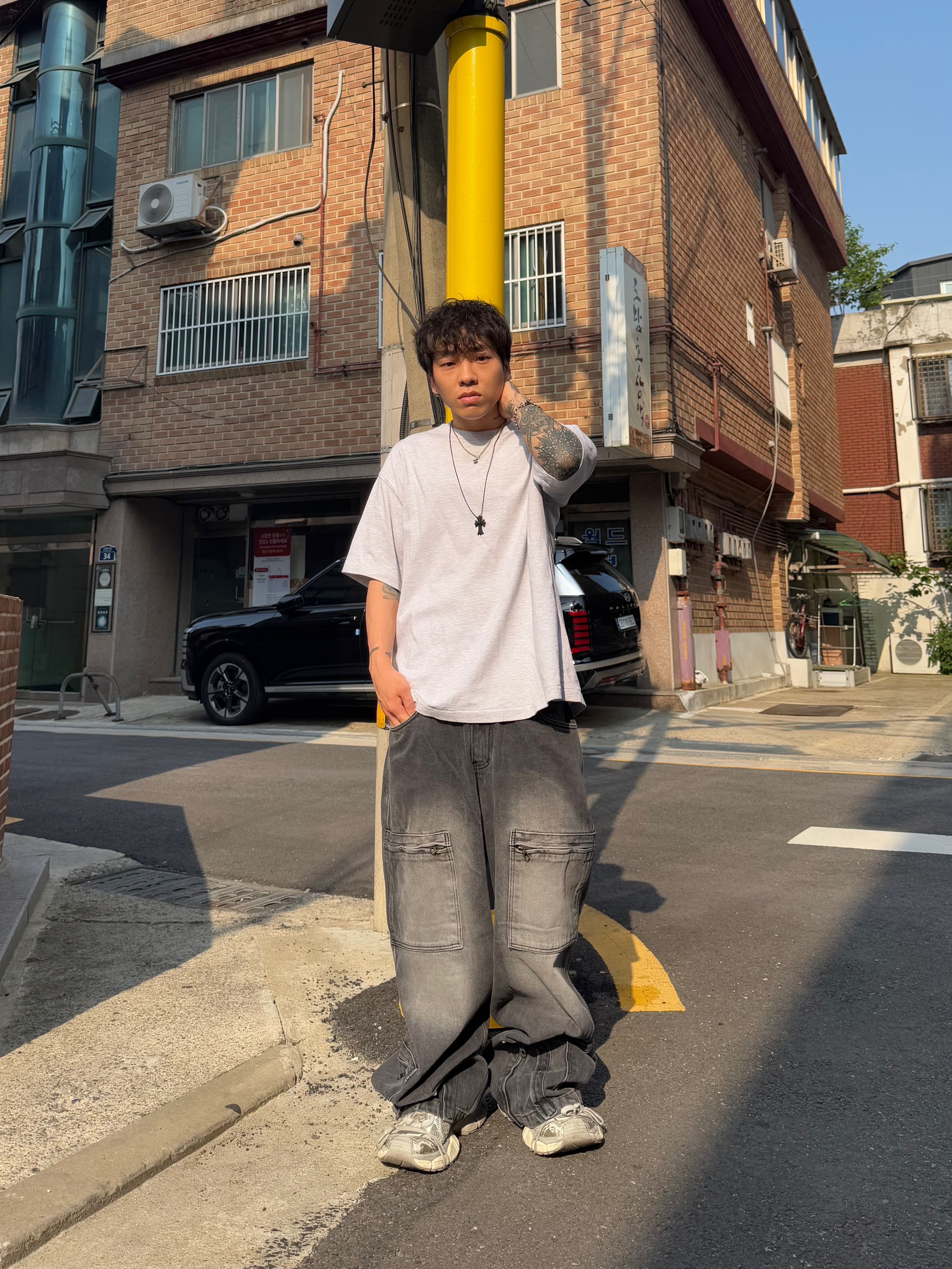 Balenciaga 3XL Sneakers Light Beige 착용 스타일 - 4