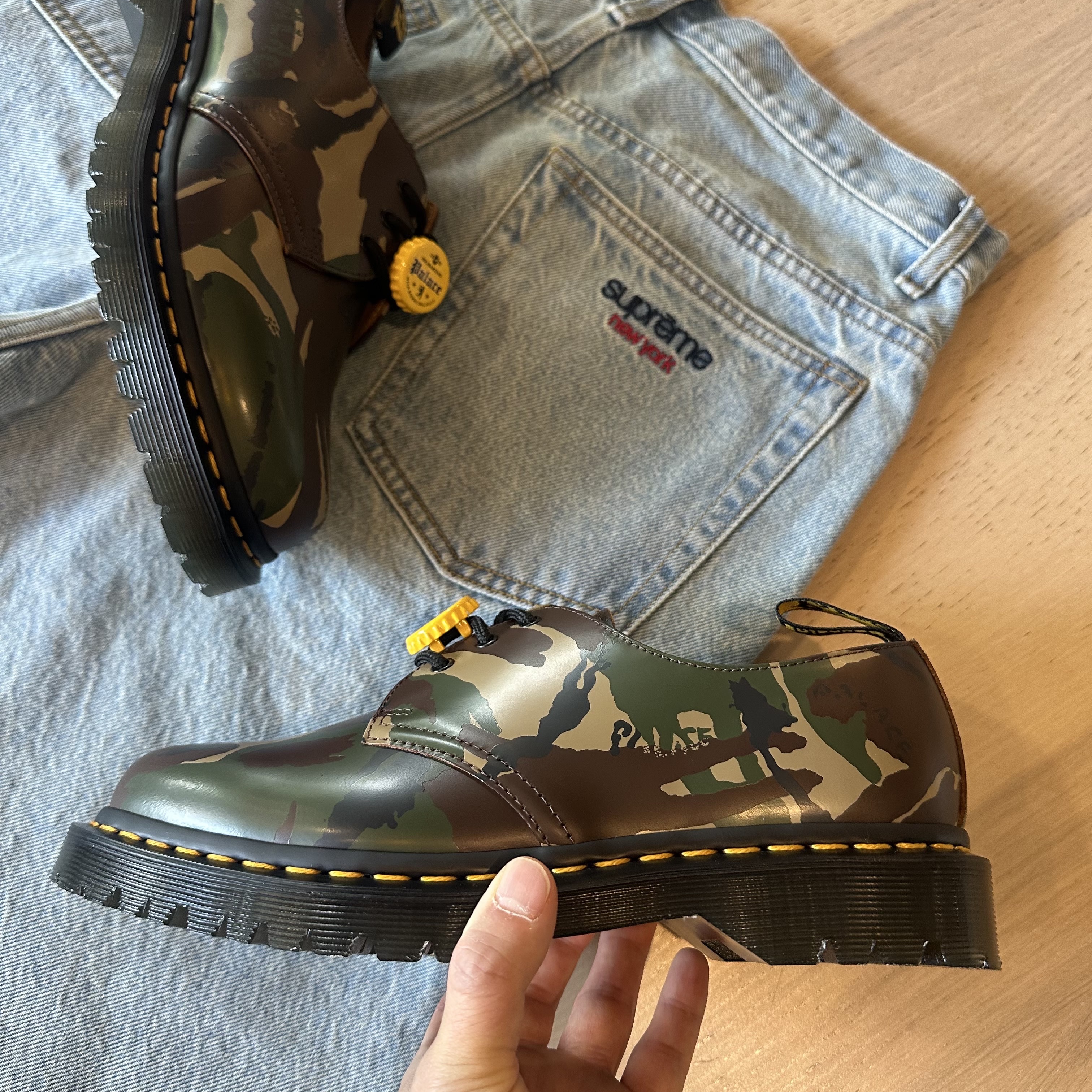 Dr. Martens x Palace 1461 Camo 착용 스타일