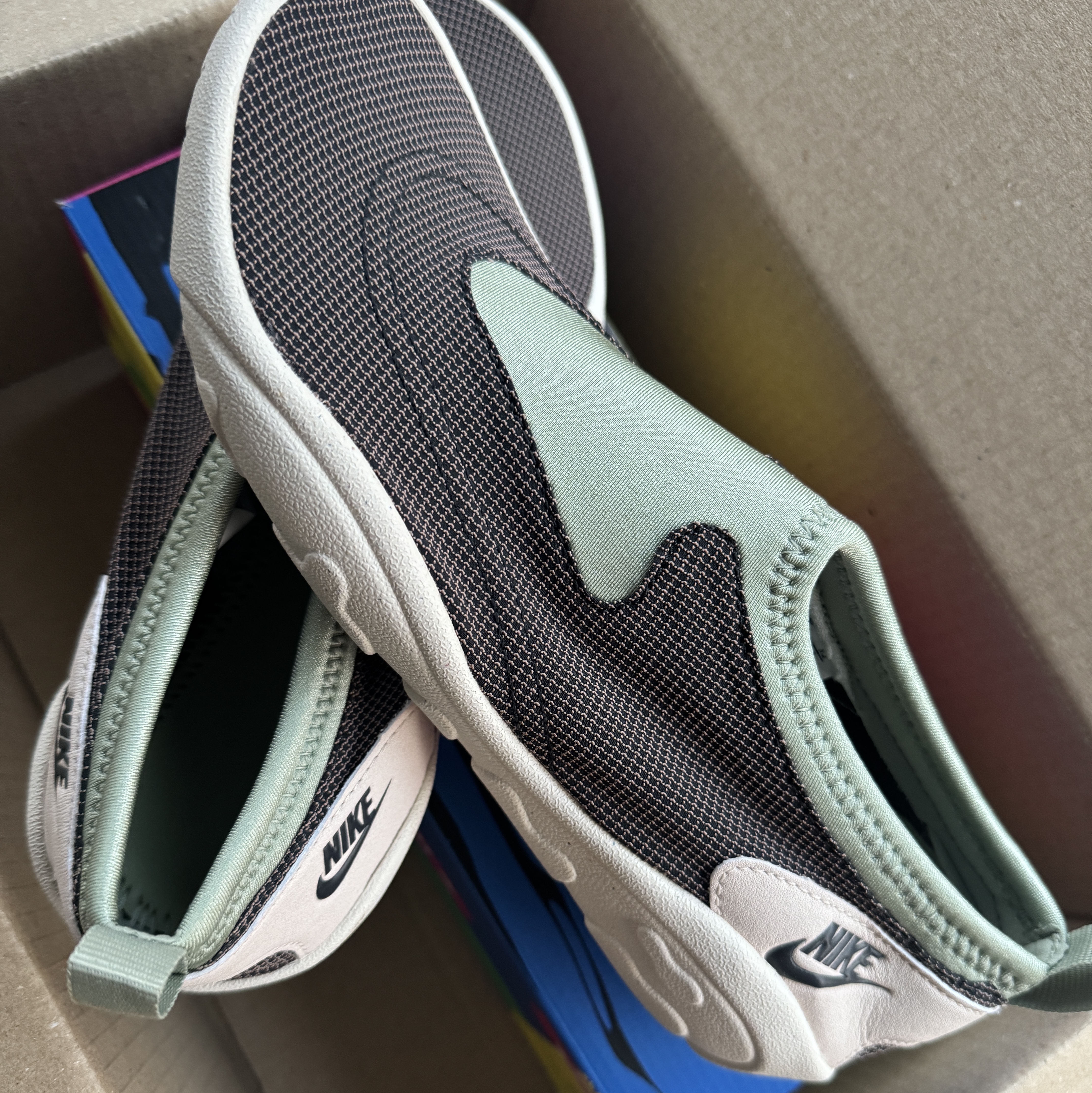 Nike Aqua Turf Black and Off Noir 착용 스타일