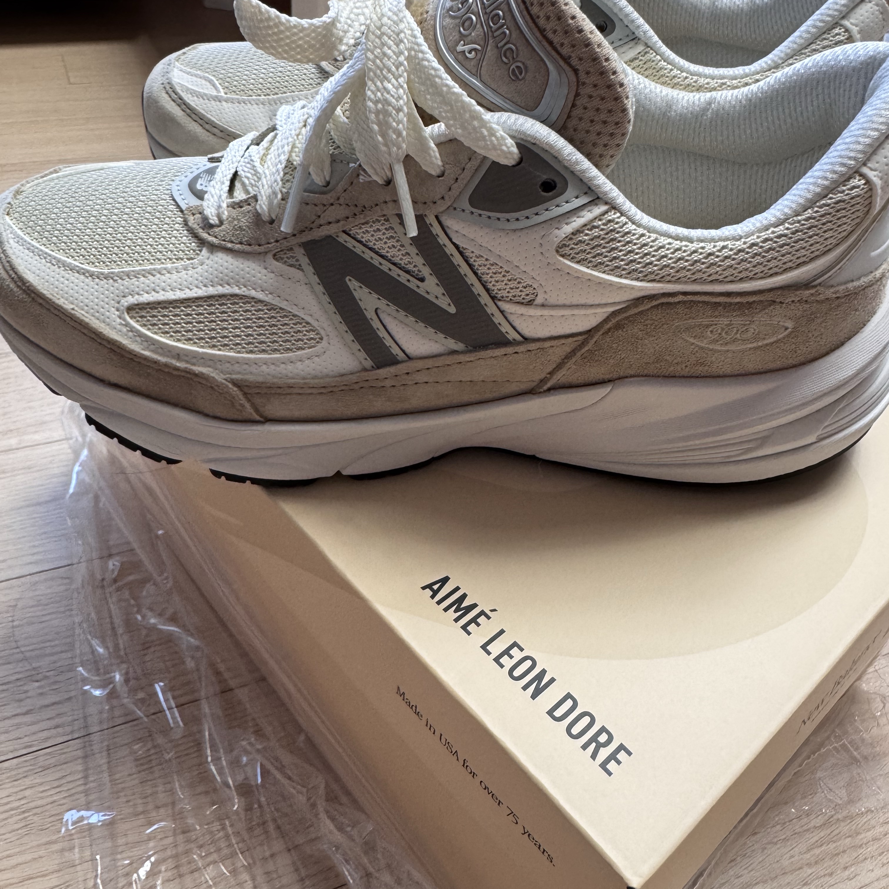 New Balance x Aime Leon Dore 990v6 Made in USA Tan 착용 스타일