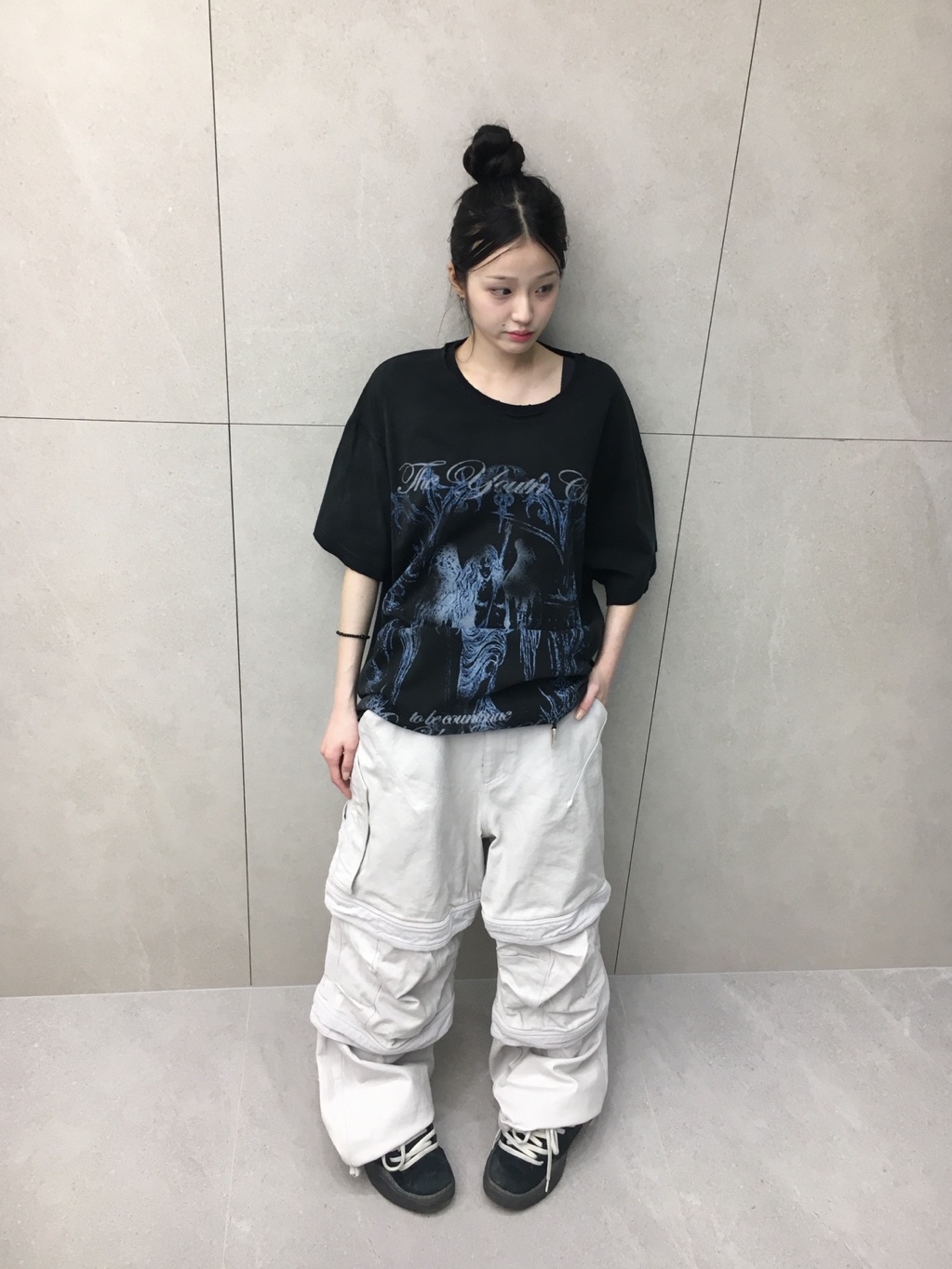 Farfromwhat Far Layered Work Pants White, ERL Vamp Skate Shoe Pirate Black 착용 스타일 - 5