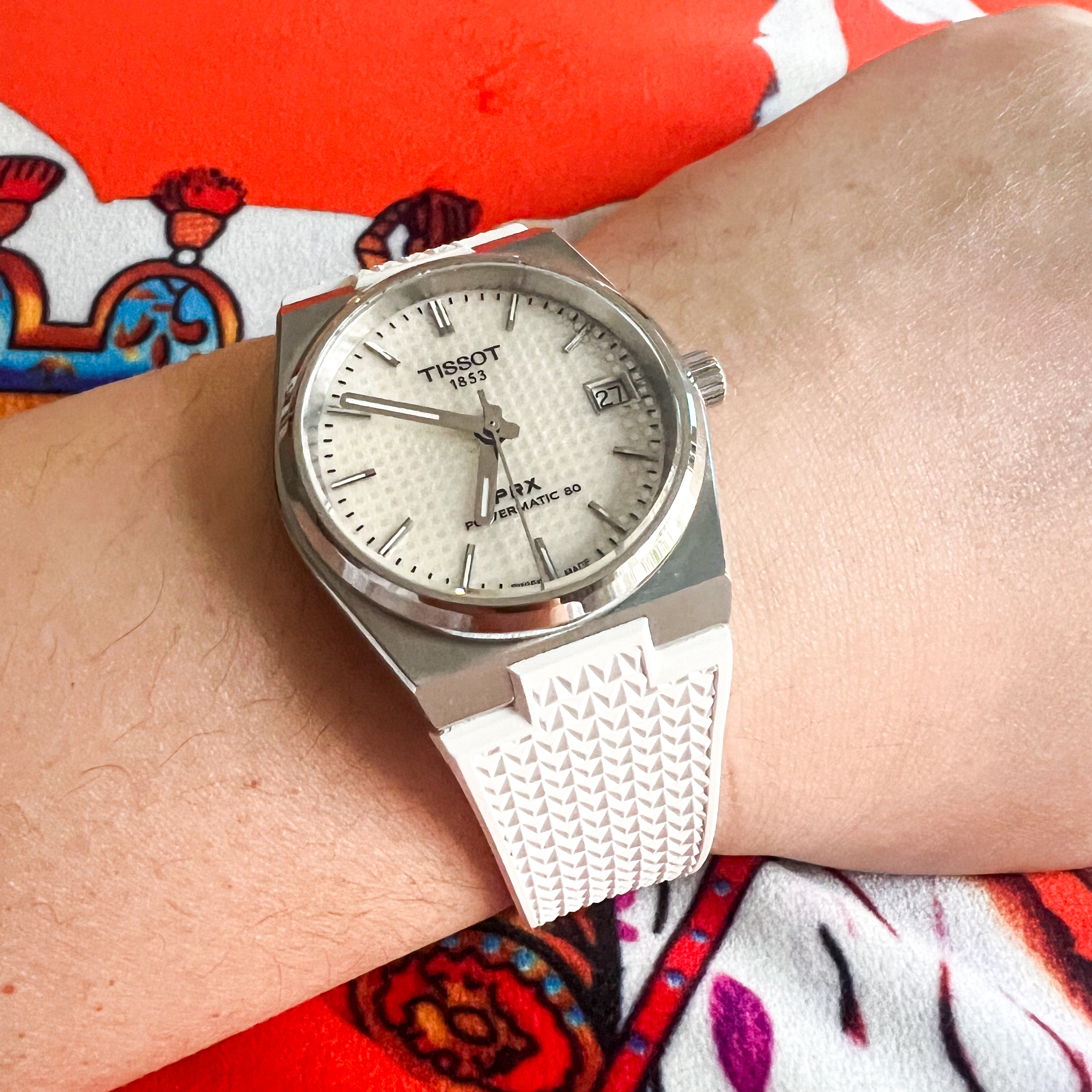 Tissot PRX Powermatic 80 35mm Steel Mother of Pearl 착용 스타일 - 1
