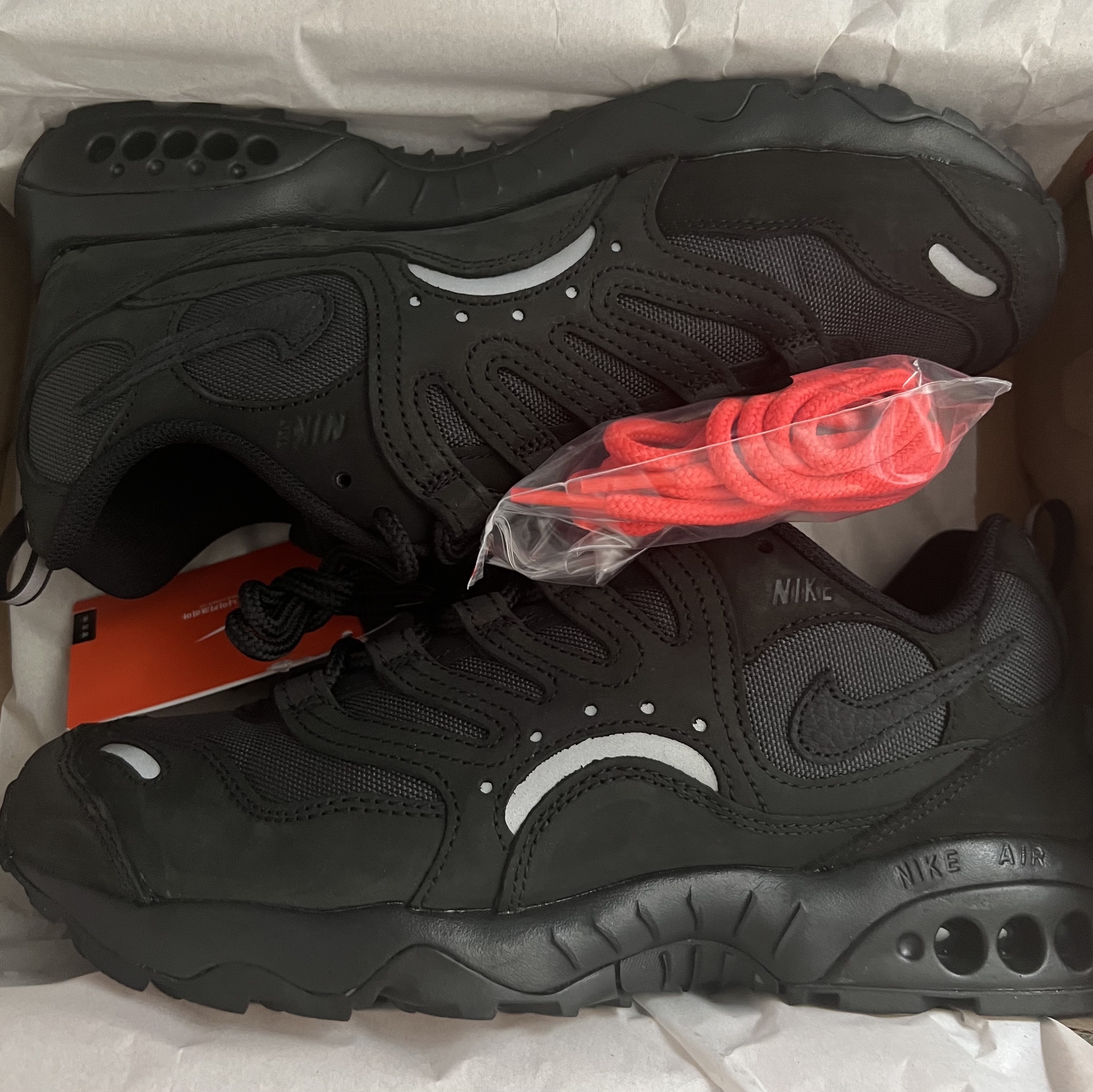 Nike Air Terra Humara SP Black and Anthracite 착용 스타일 - 1