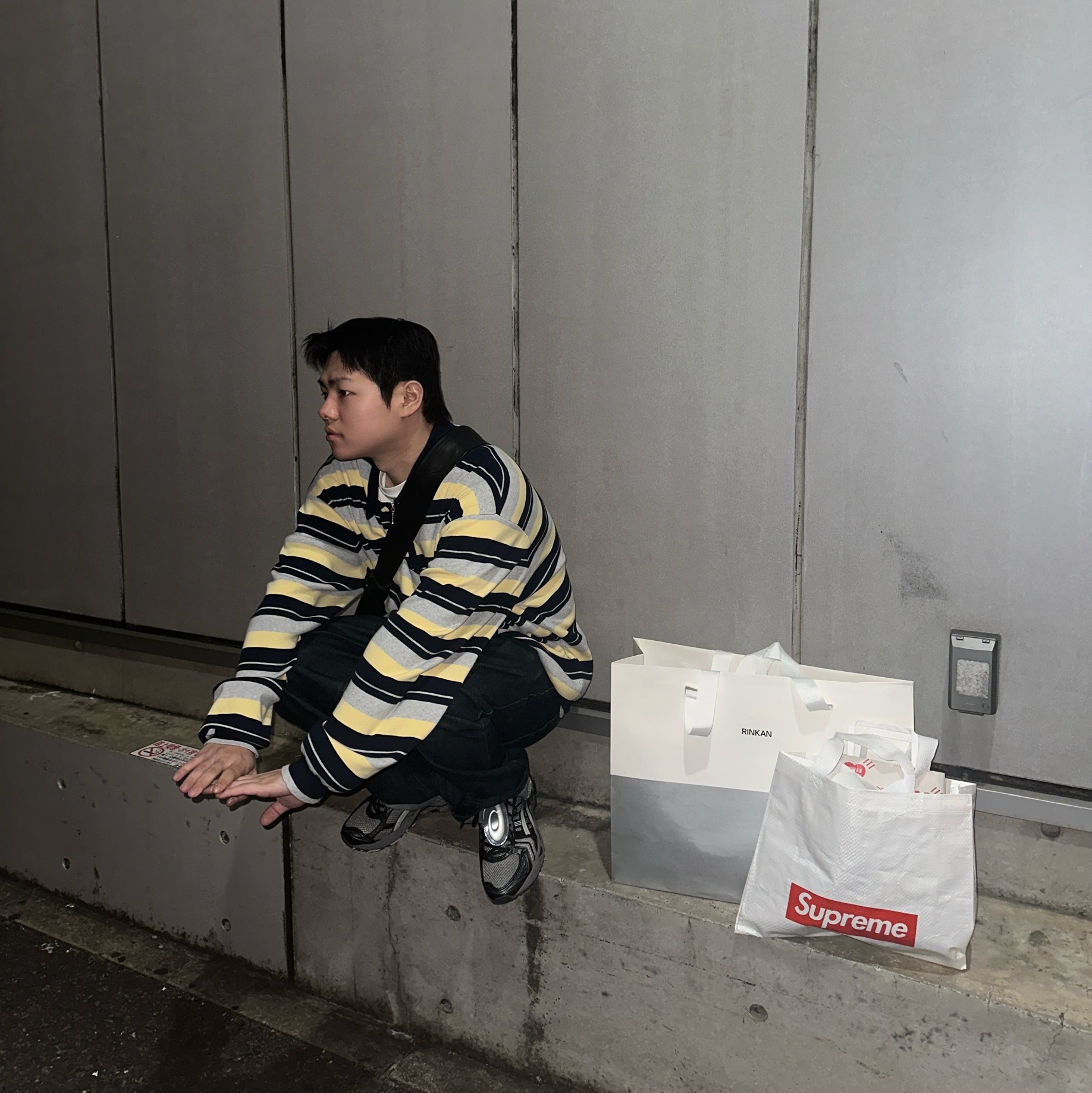 Supreme Stripe Zip L/S Polo Navy - 24FW, Asics x The Museum Visitor Gel-Kayano 14 Clay Grey Glacier Grey 착용 스타일