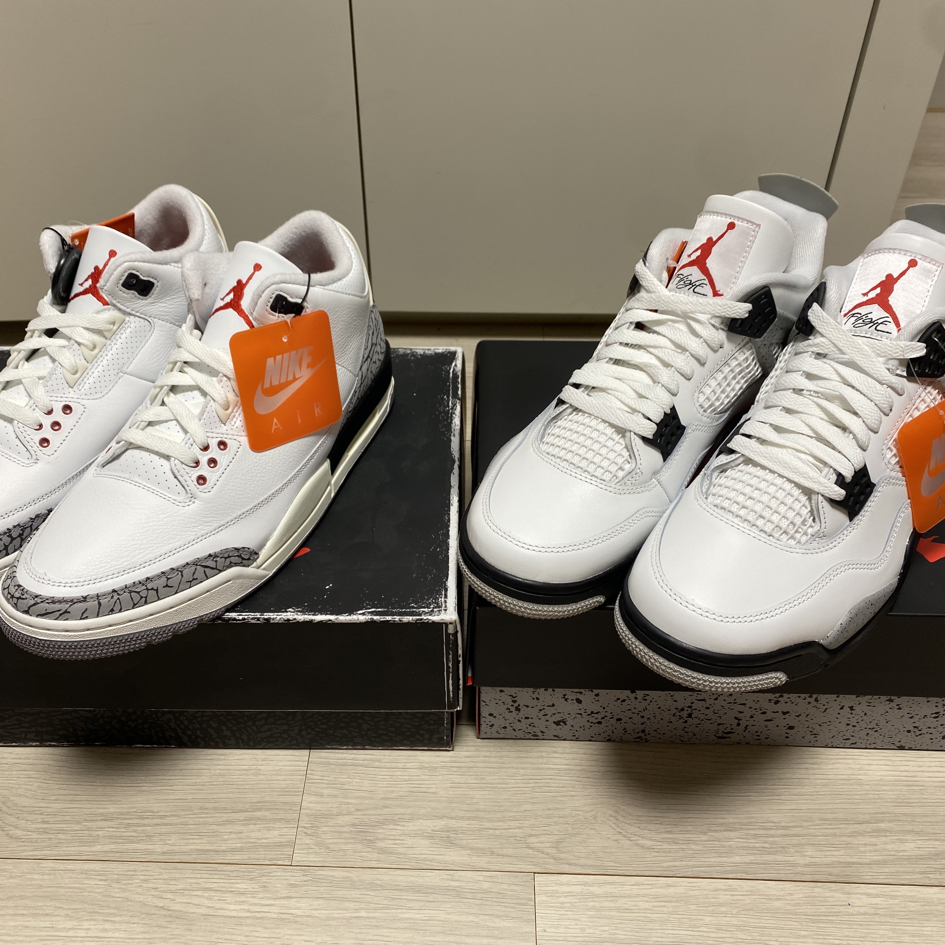 Jordan 4 Retro OG White Cement 2025, Jordan 3 Retro White Cement Reimagined 착용 스타일 - 1