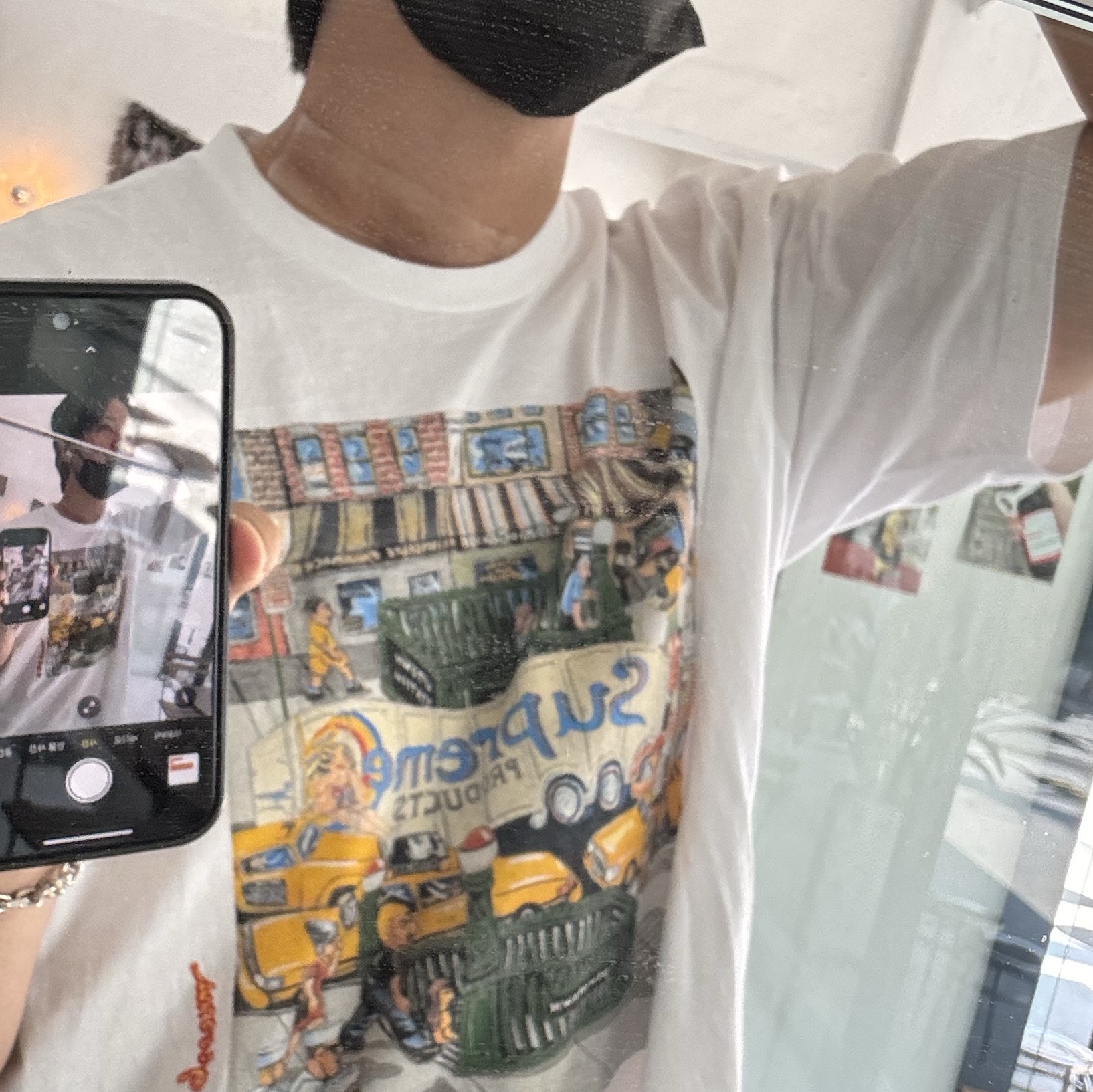 Supreme Manhattan T-Shirt White - 22SS 착용 스타일