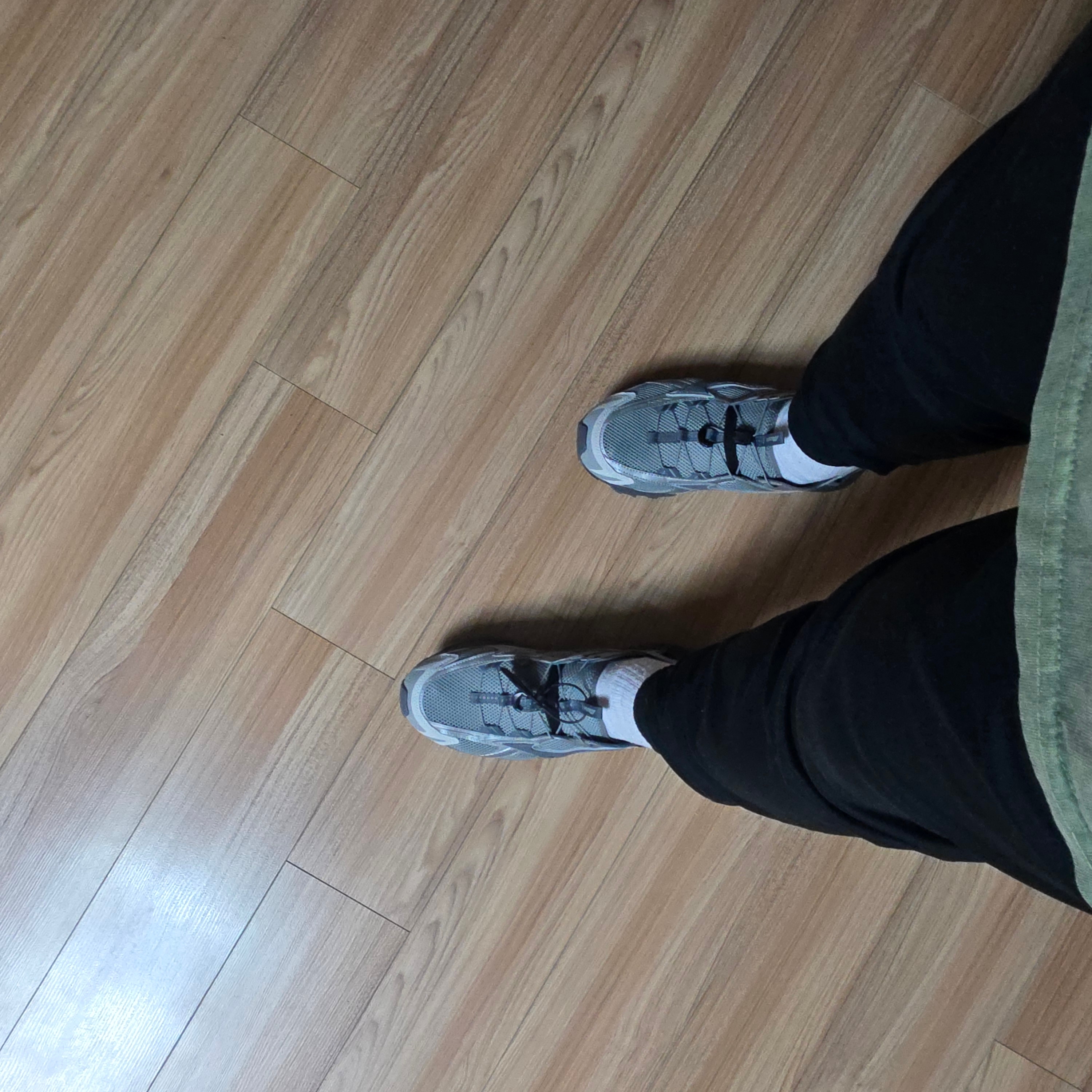 Mizuno Racer Trail SE Silver Grey 착용 스타일 - 1