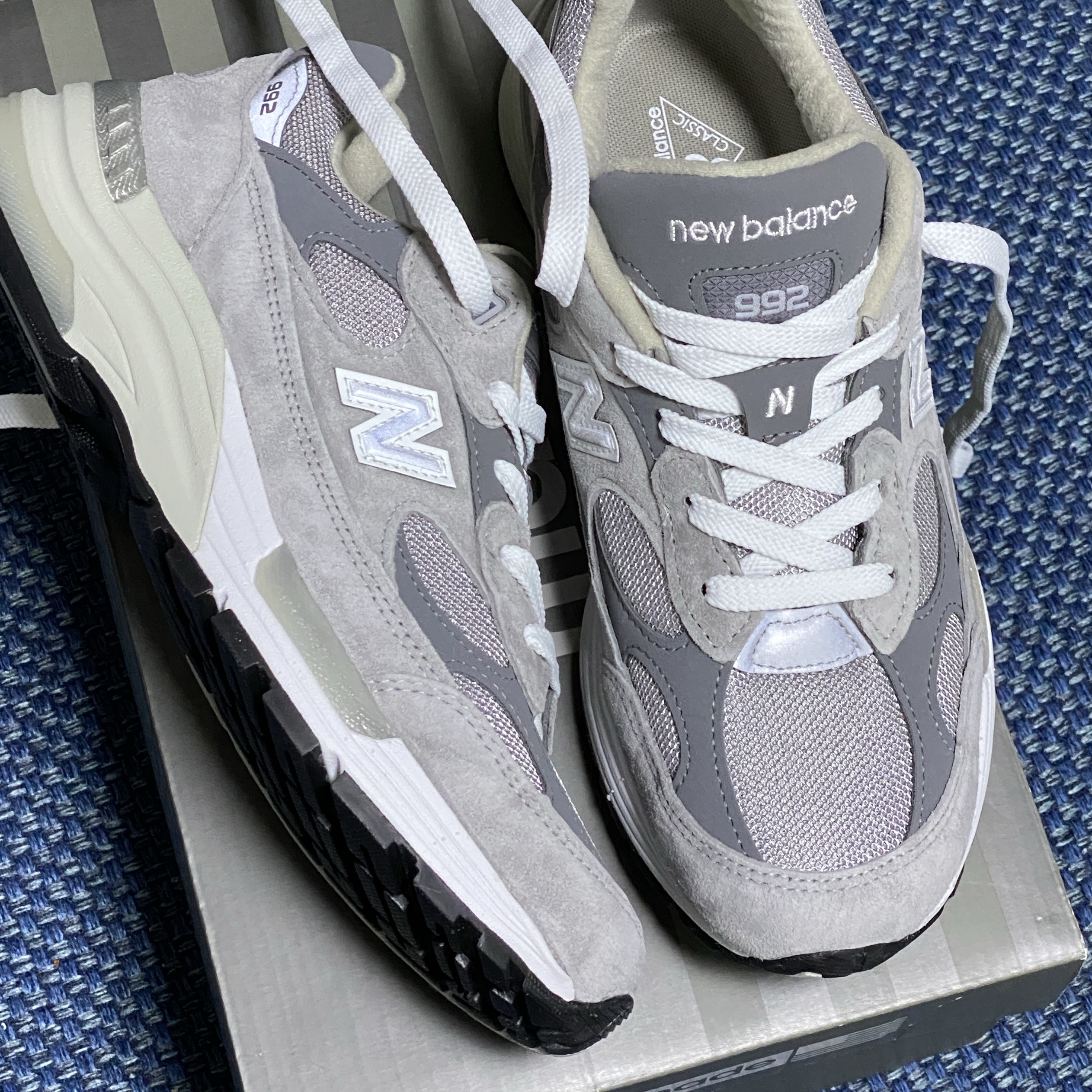 New Balance 992 Made in USA Grey - D Standard 착용 스타일