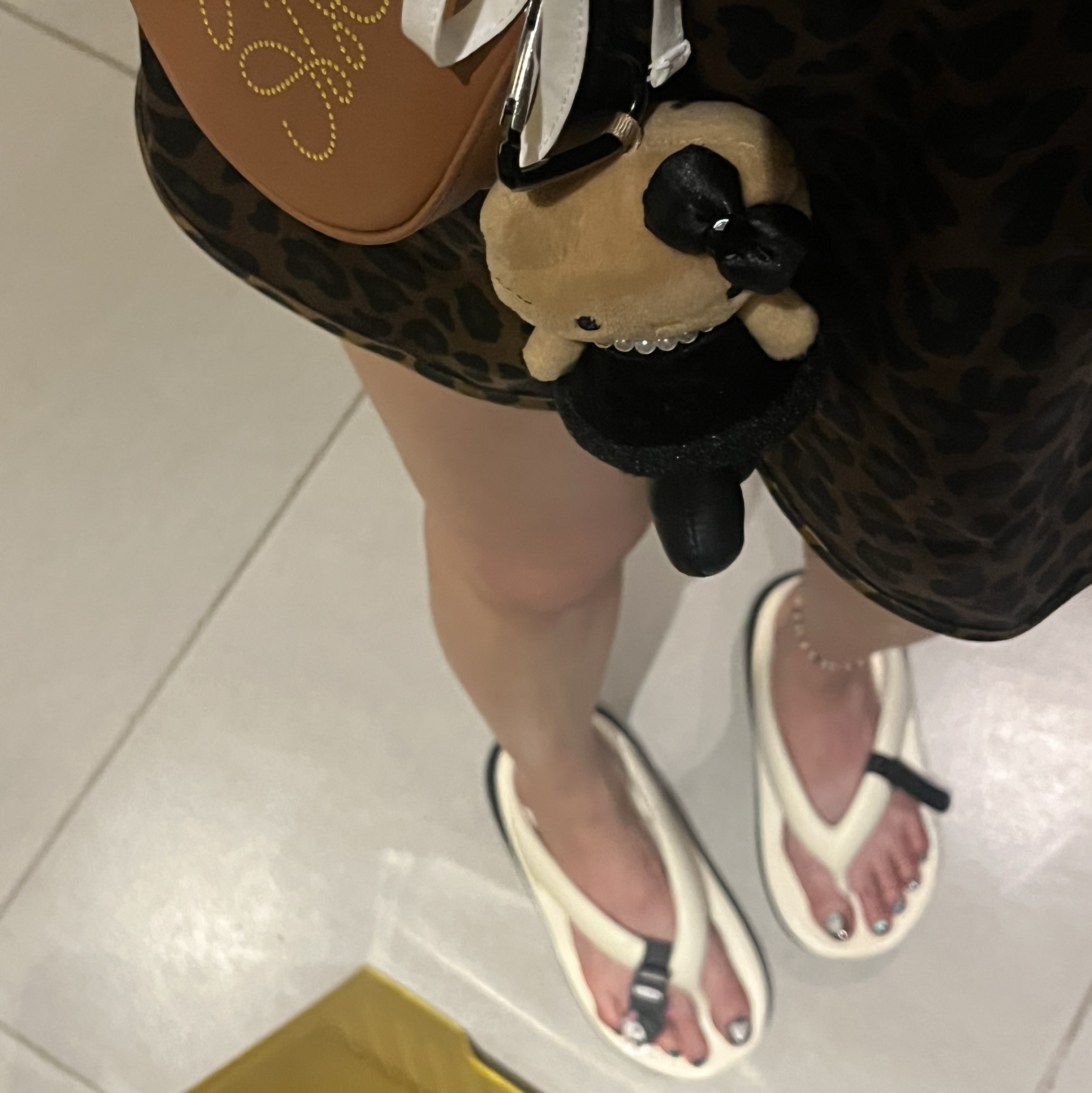 (W) Adidas Originals Satin Shorts Multicolor Bronze Strata - KR Sizing, Sanrio Hello Kitty Foldable Tote Bag Ocean 착용 스타일 - 3