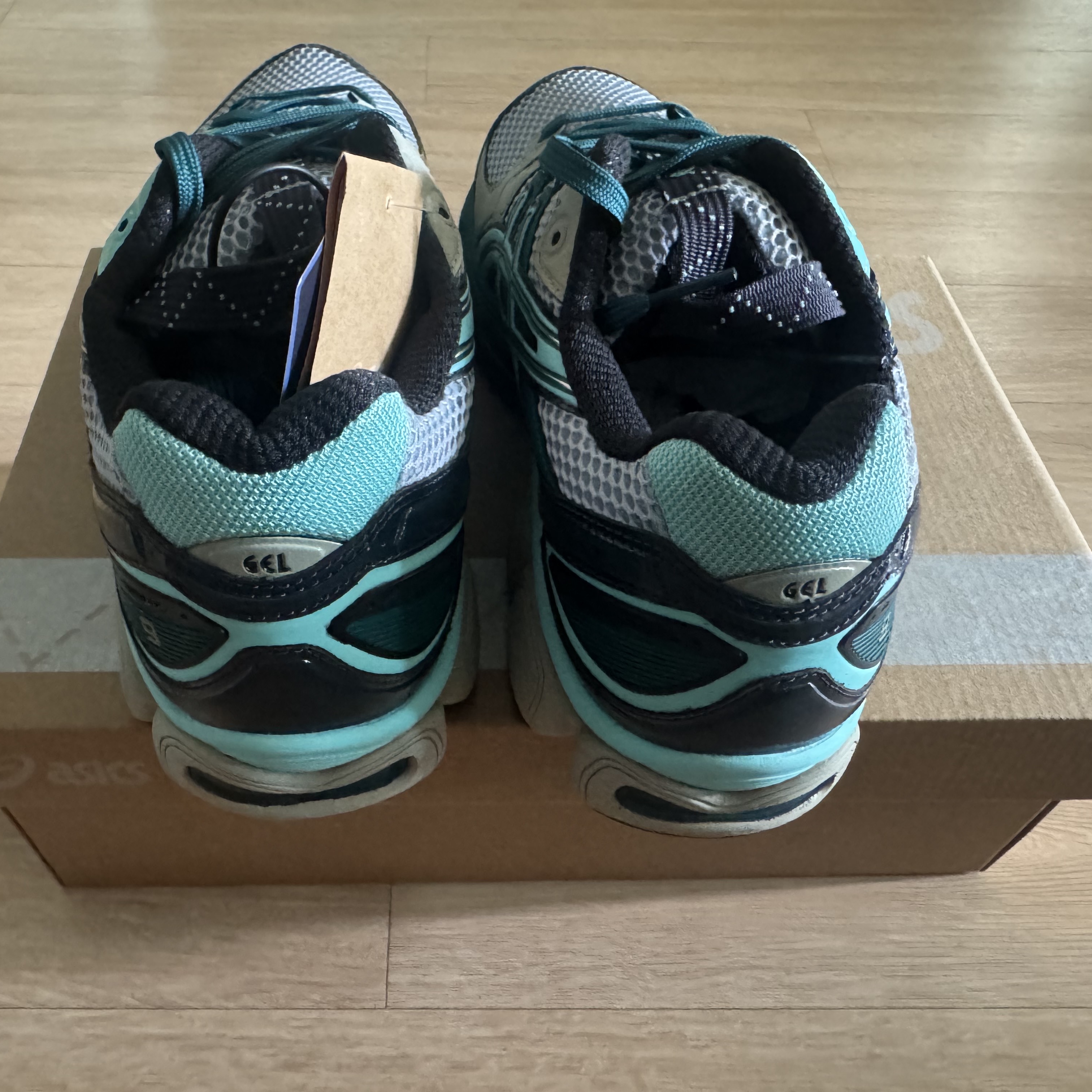 Asics UB3-S Gel-Nimbus 9 Piedmont Grey 착용 스타일 - 4