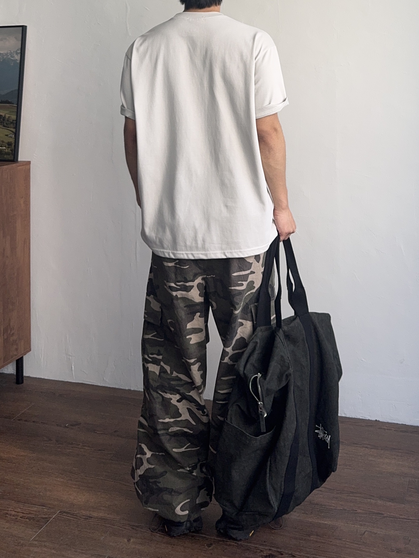 Stussy Canvas Flight Bag Washed Black, Hoka Kaha 2 Gore-Tex Black 착용 스타일 - 3