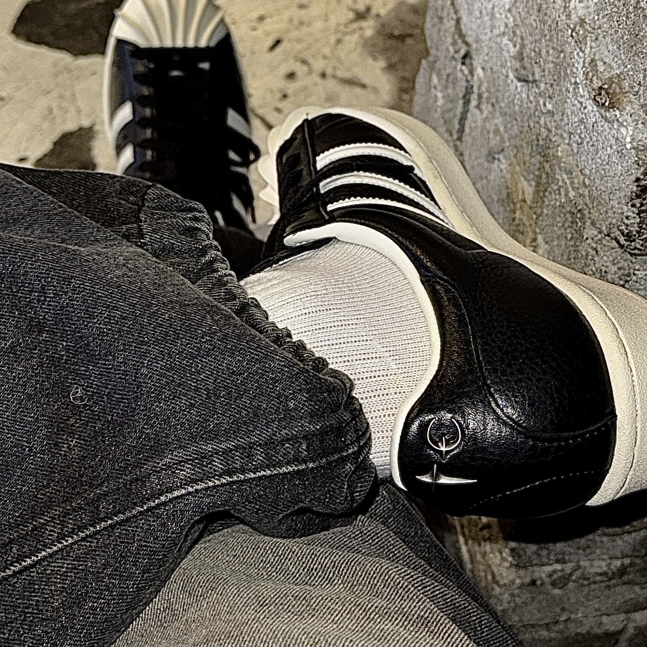 Adidas x Thug Club Superstar Vintage Core Black Cream White 착용 스타일