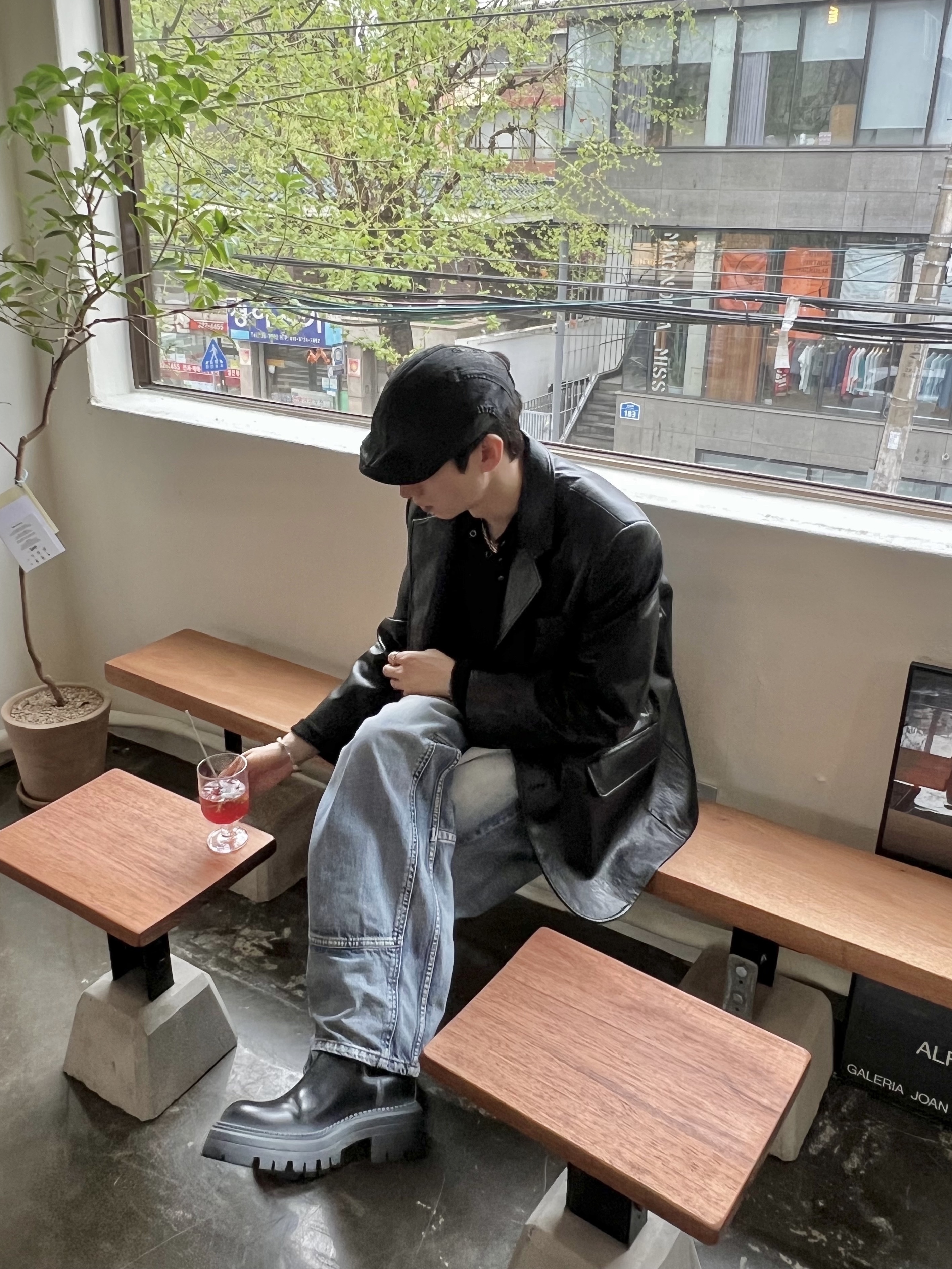 Aeae Leather Hunting Cap Black, noun Sprit Denim Pants Blue 착용 스타일 - 2