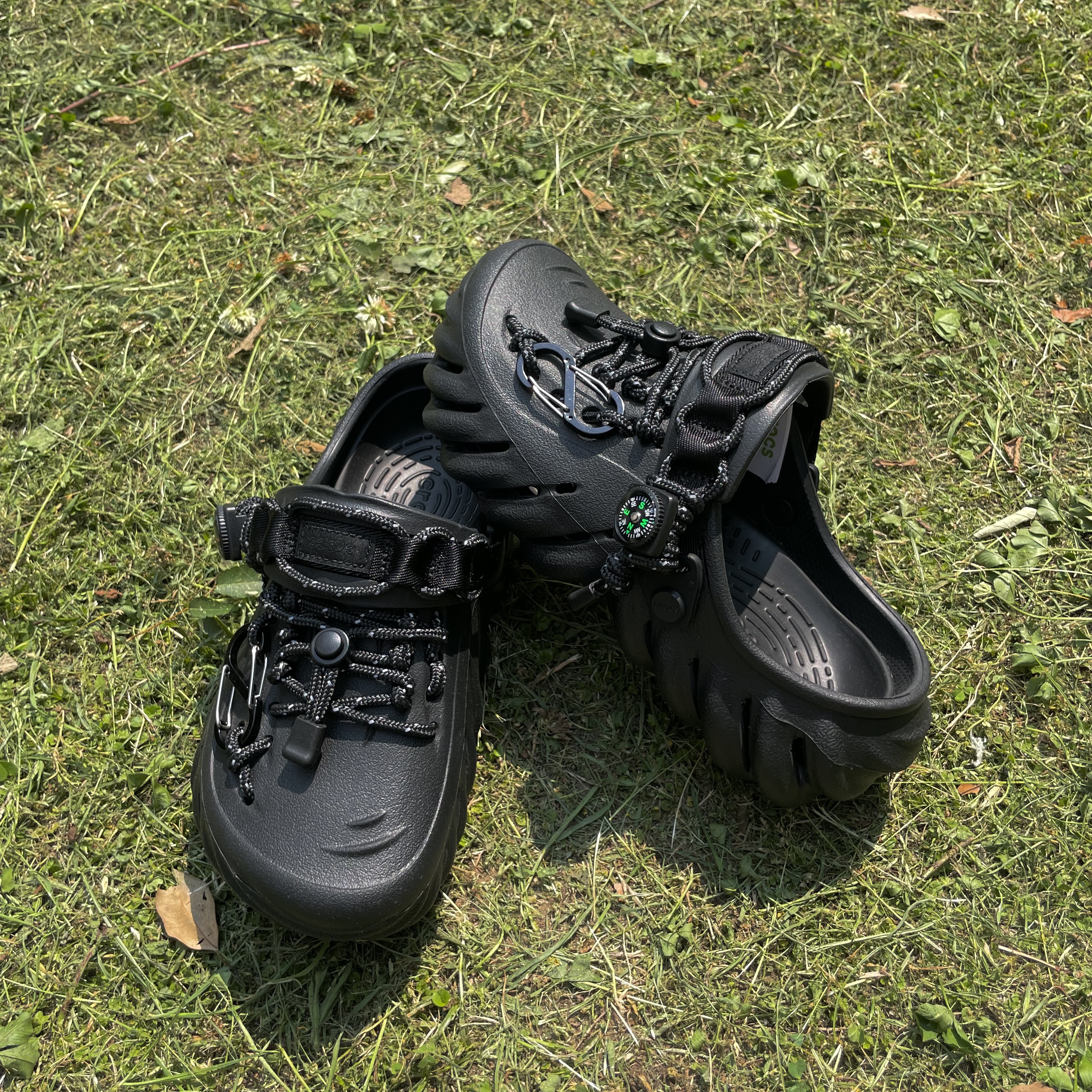 Crocs Echo Clog Black, Crocs Echo Clog Bone Black 착용 스타일 - 2