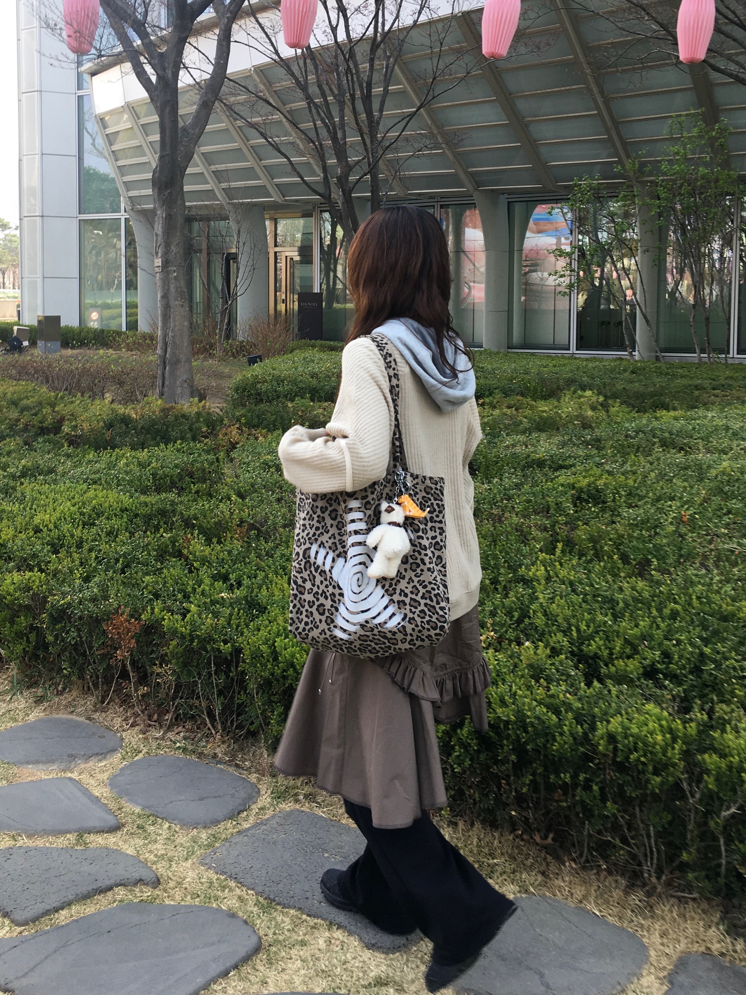 Sansan Gear Ribbed Hoodie Knit Beige 착용 스타일 - 2