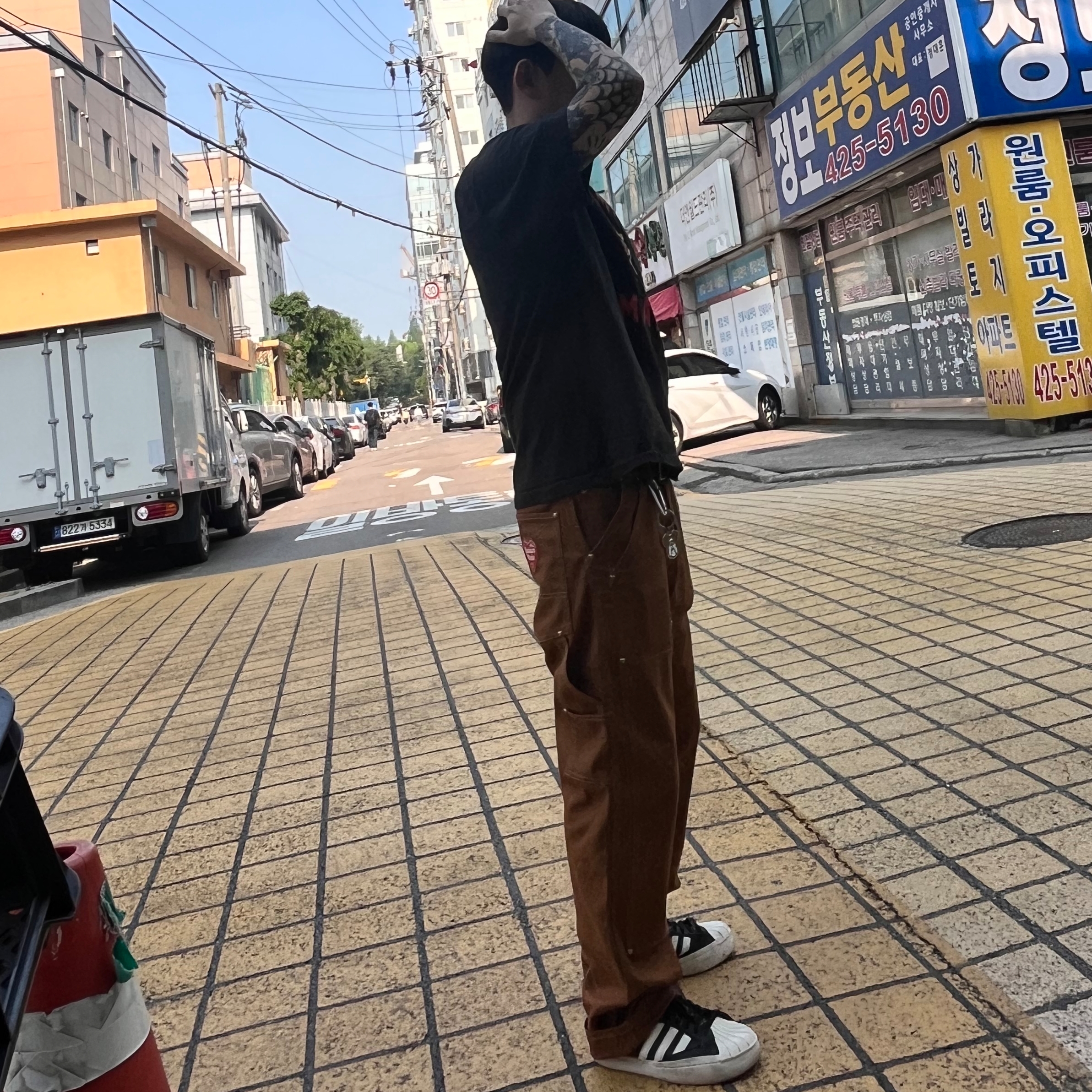 Y-3 Yohji Star Black White, Human Made Graphic T-Shirt #02 Black 착용 스타일