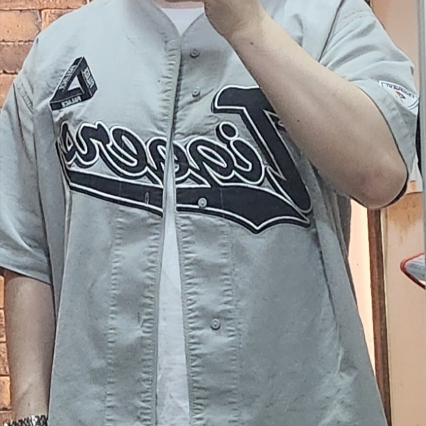 Palace Hanshin Tigers Jersey Stone - 25SS 착용 스타일