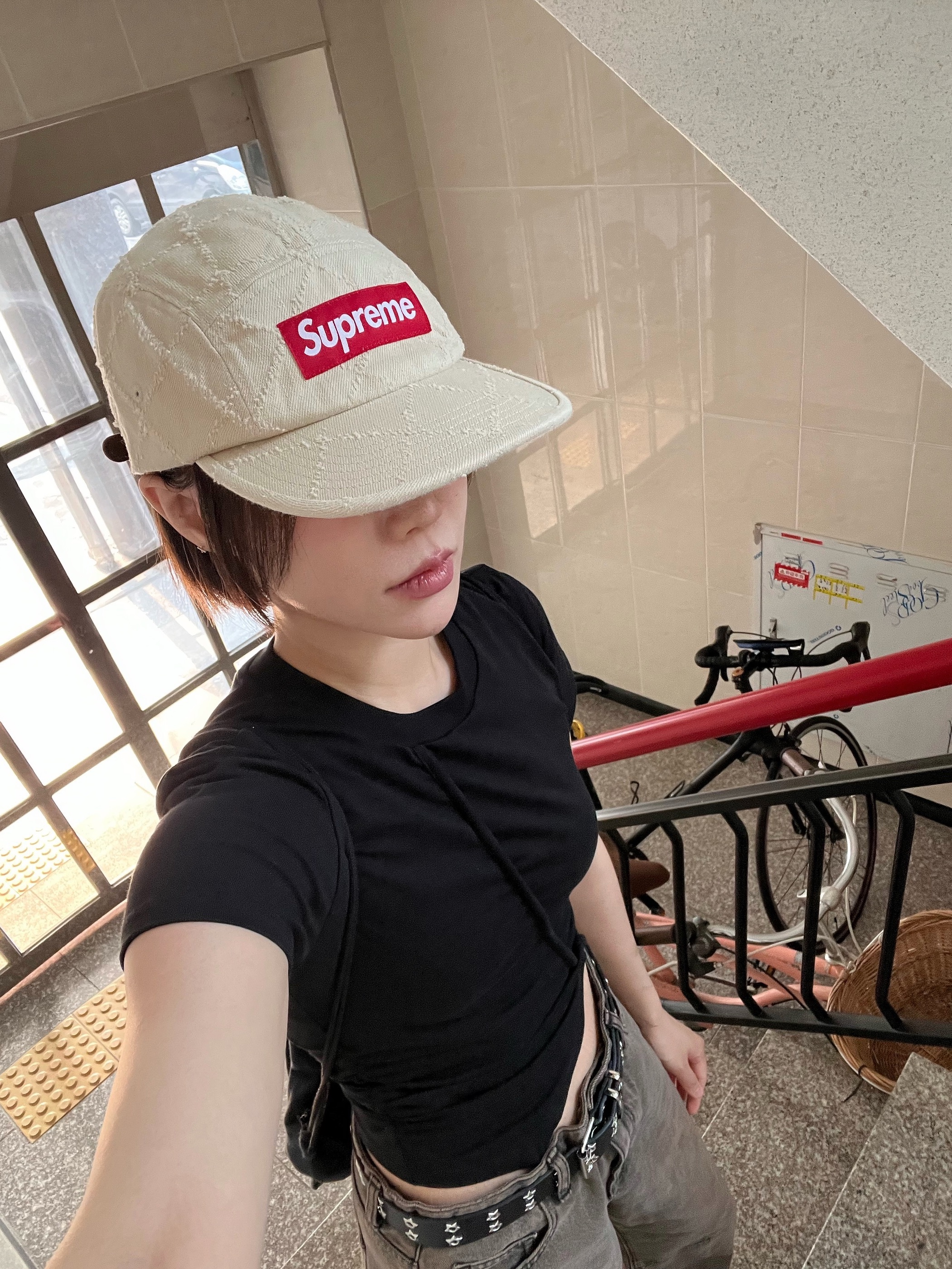Supreme Punched Denim Camp Cap Dyed Beige - 23FW 착용 스타일 - 2