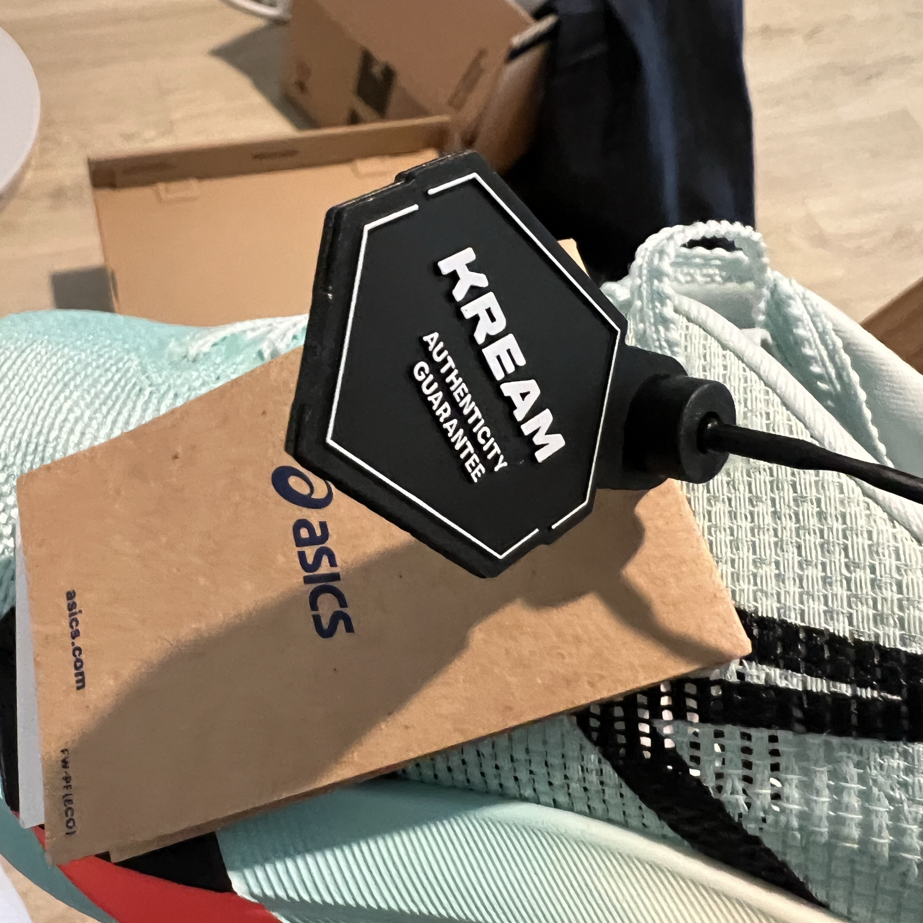 Asics Metaspeed Sky Paris Illuminate Mint Black 착용 스타일 - 3
