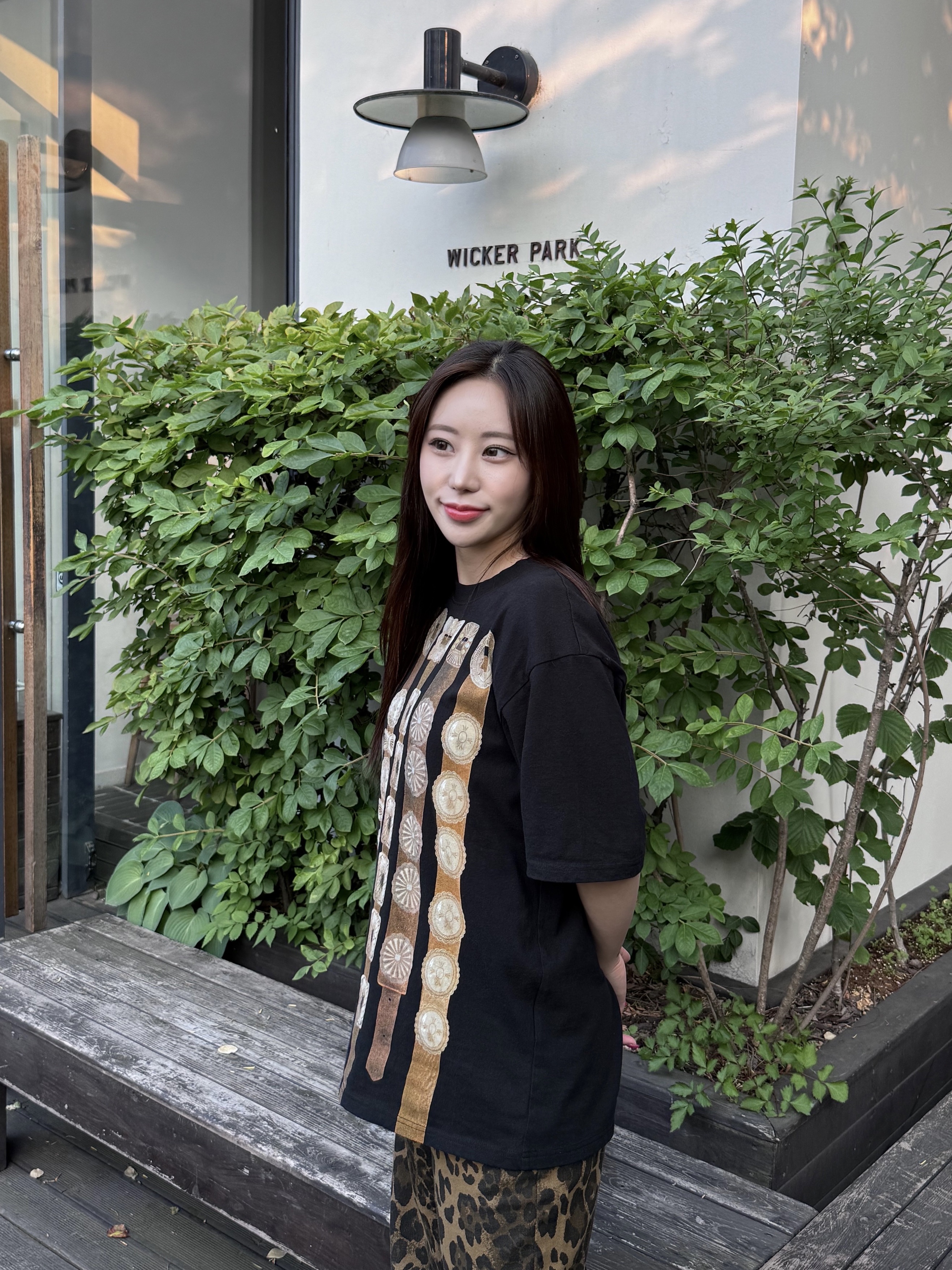 Kapital 20 Crew T-Shirt Black 착용 스타일 - 2