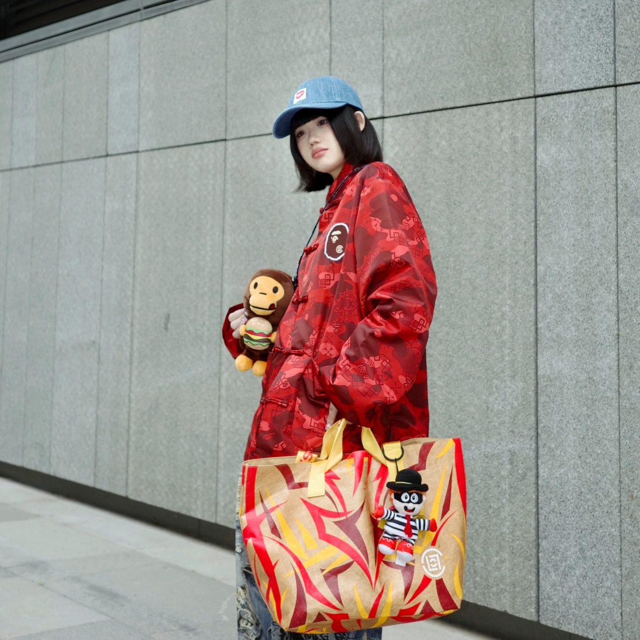 BAPE Baby Milo Mobile Bag 1 Brown 착용 스타일