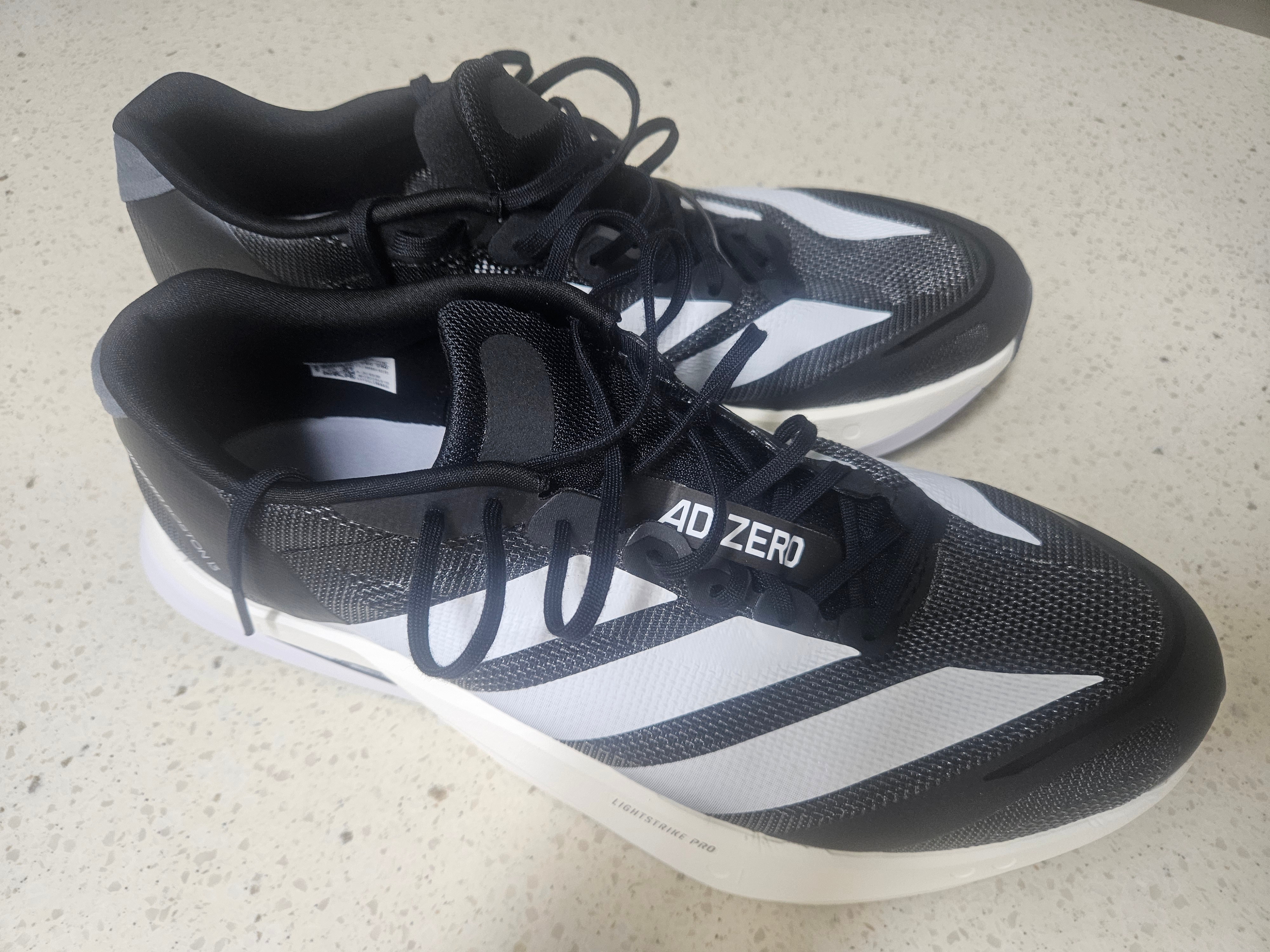 Adidas Adizero Boston 13 Core Black Cloud White 착용 스타일 - 1