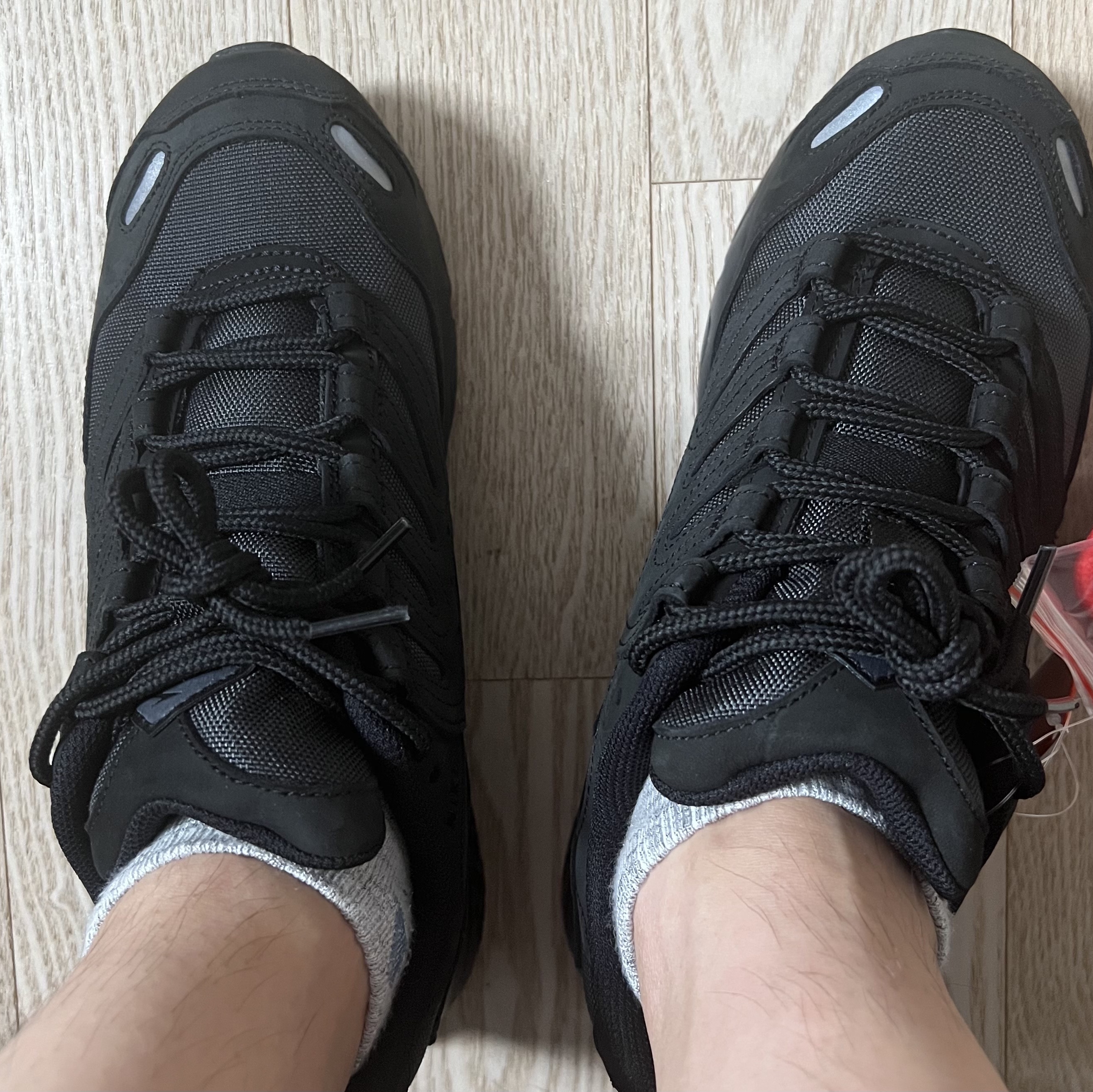 Nike Air Terra Humara SP Black and Anthracite 착용 스타일 - 2