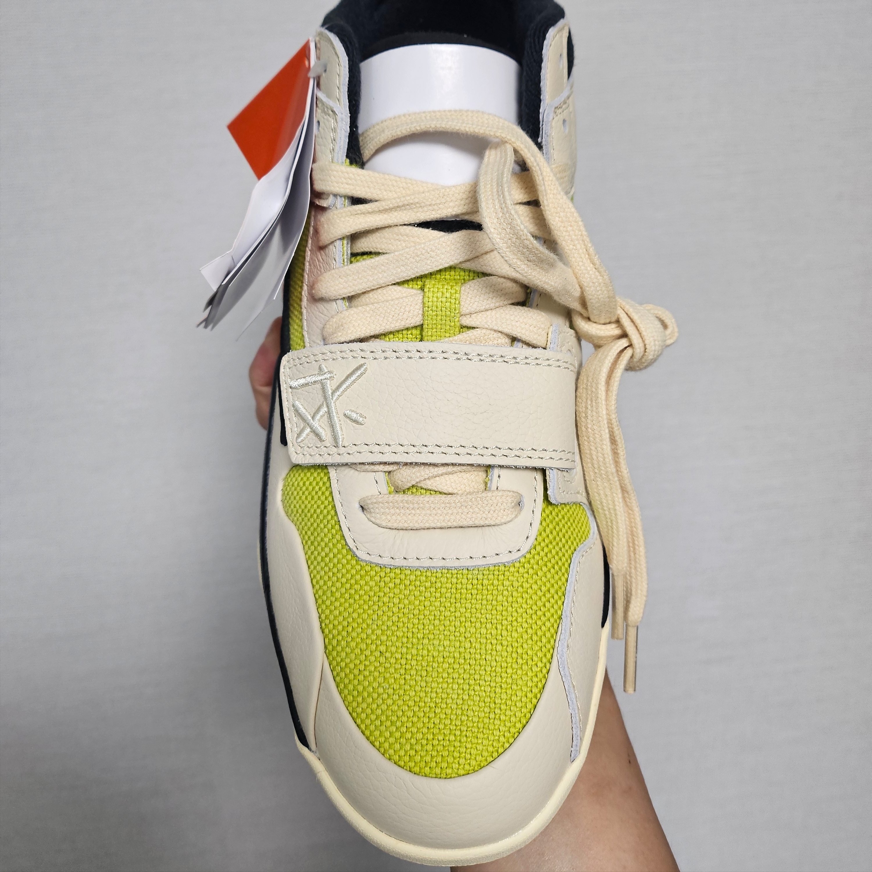 Jordan x Travis Scott Jumpman Jack TR Bright Cactus 착용 스타일 - 3