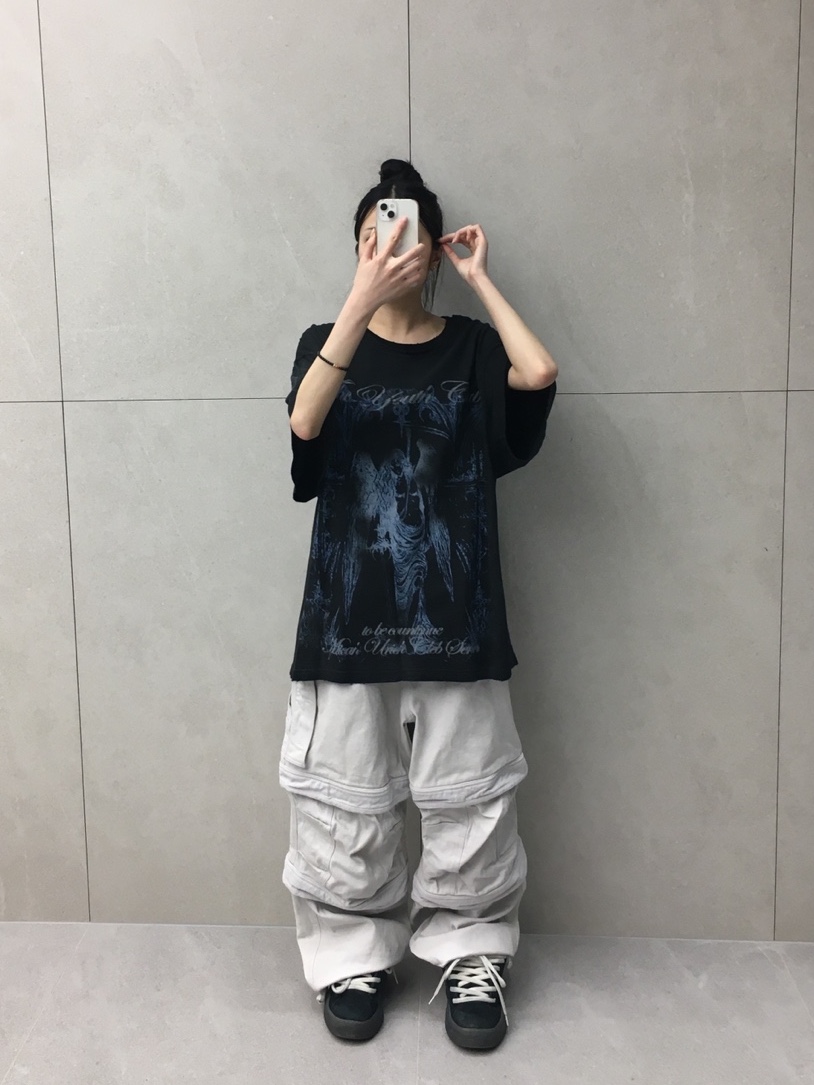 Farfromwhat Far Layered Work Pants White, ERL Vamp Skate Shoe Pirate Black 착용 스타일 - 1