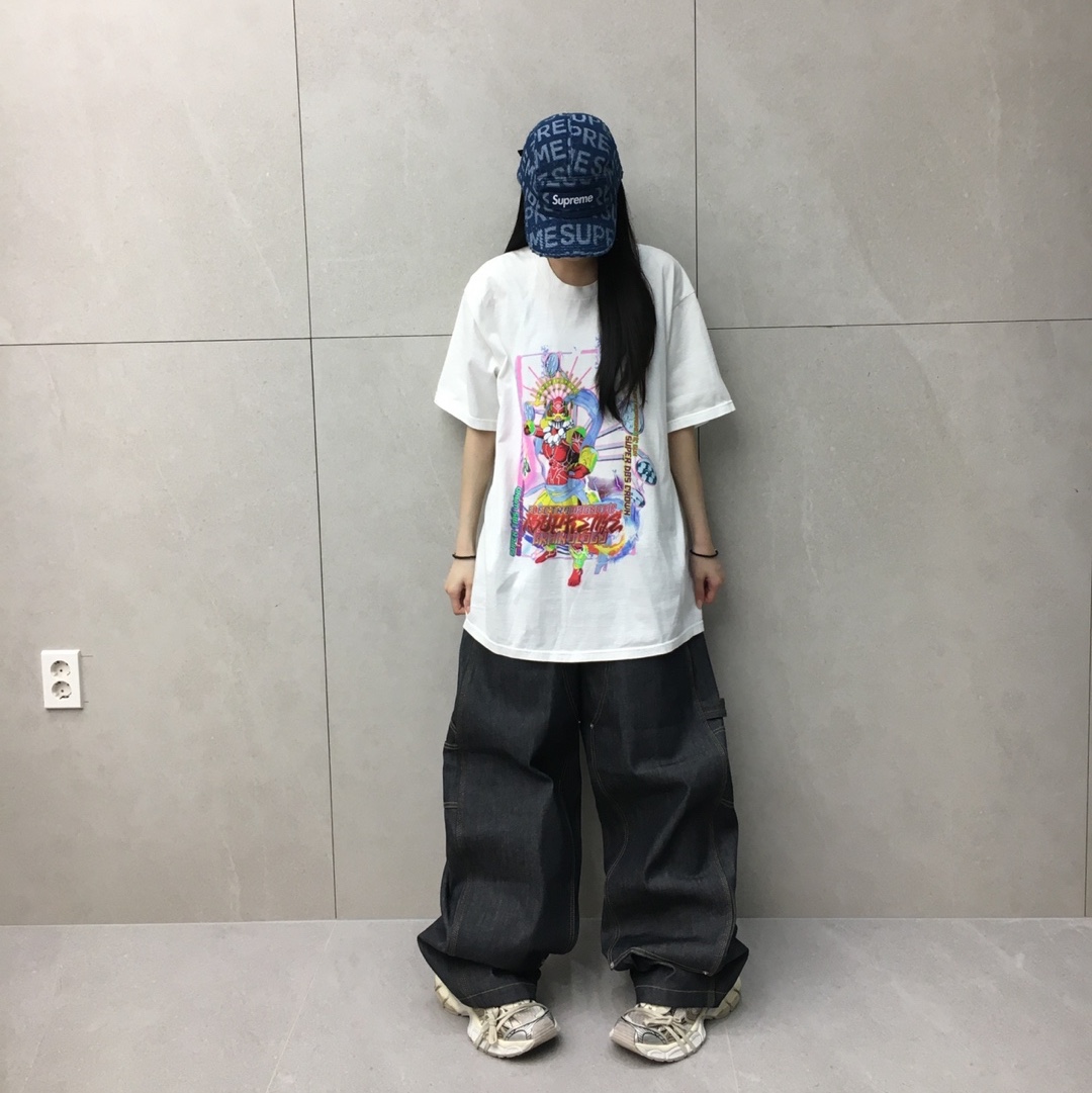 Supreme Electromagnetic T-Shirt White - 24SS, Supreme Terry Spellout Camp Cap Blue - 22SS 착용 스타일 - 2