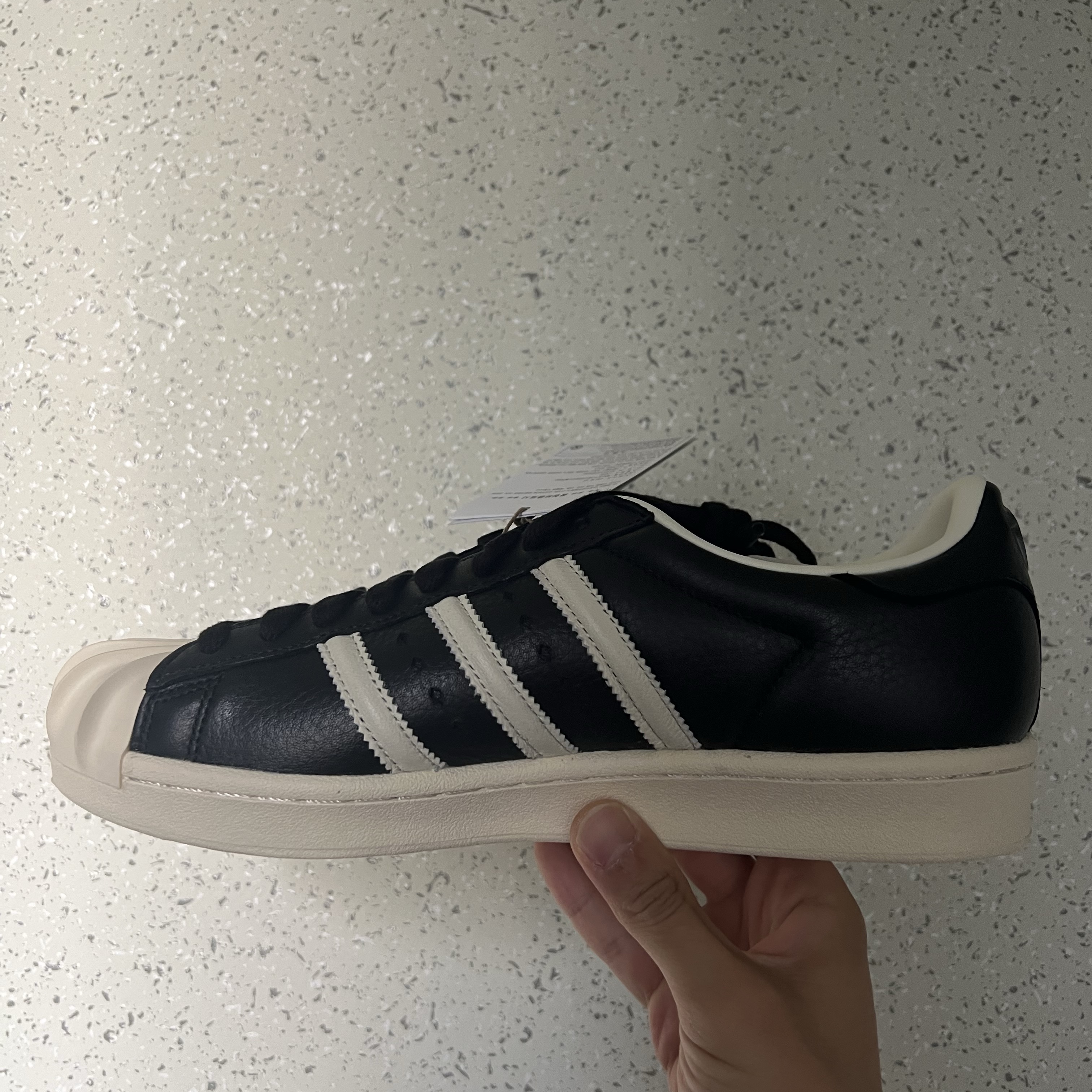 Adidas x Thug Club Superstar Vintage Core Black Cream White 착용 스타일 - 1