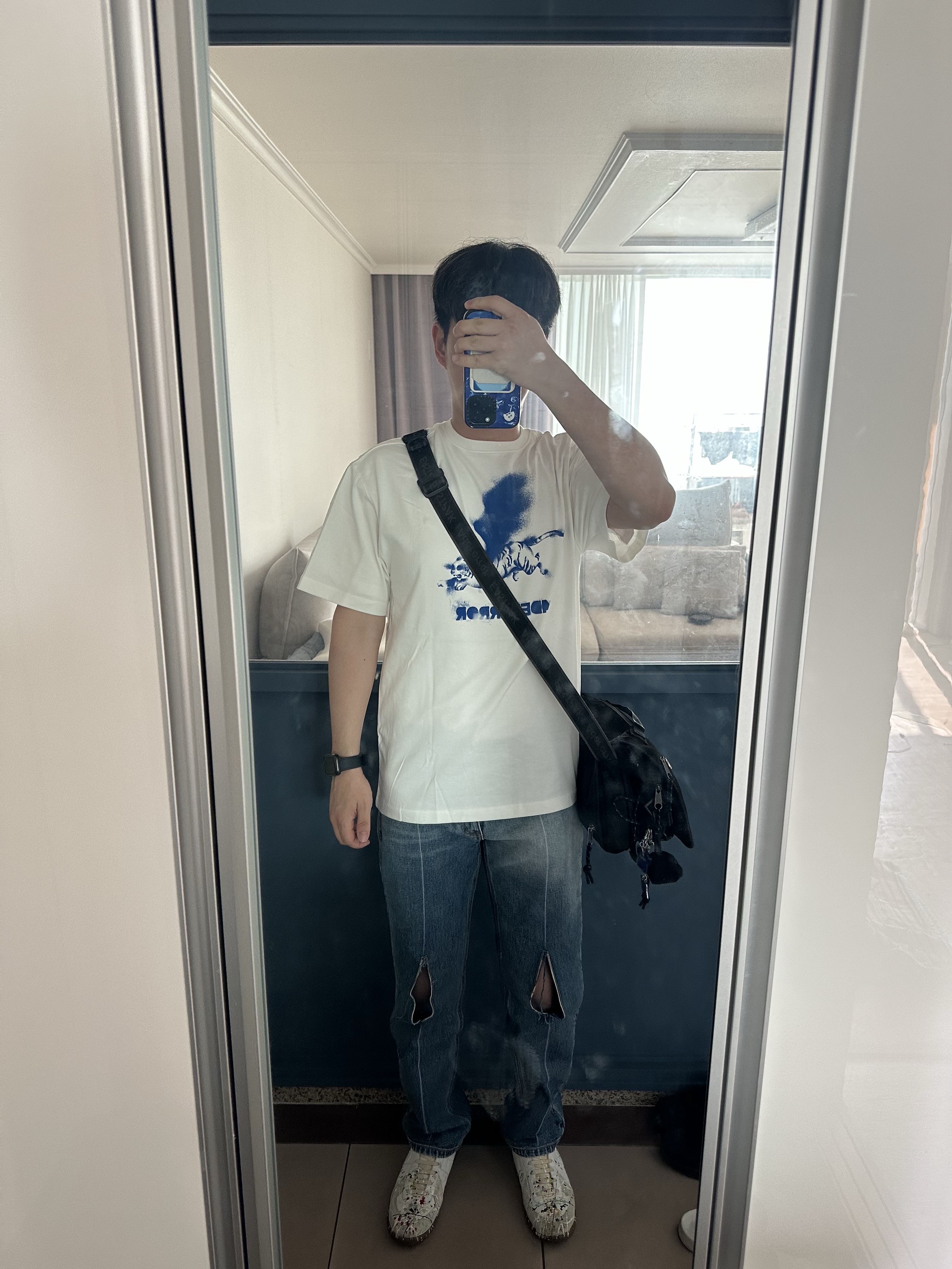 Ader Error Aiger T-Shirt Off White 착용 스타일