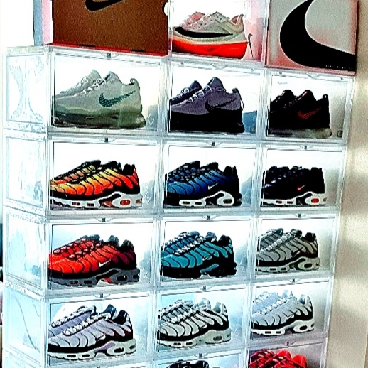 Nike Air Max Plus Bright Ceramic and Tour Yellow, Nike Air Max Scorpion Flyknit Pewter Dark Smoke Grey 착용 스타일