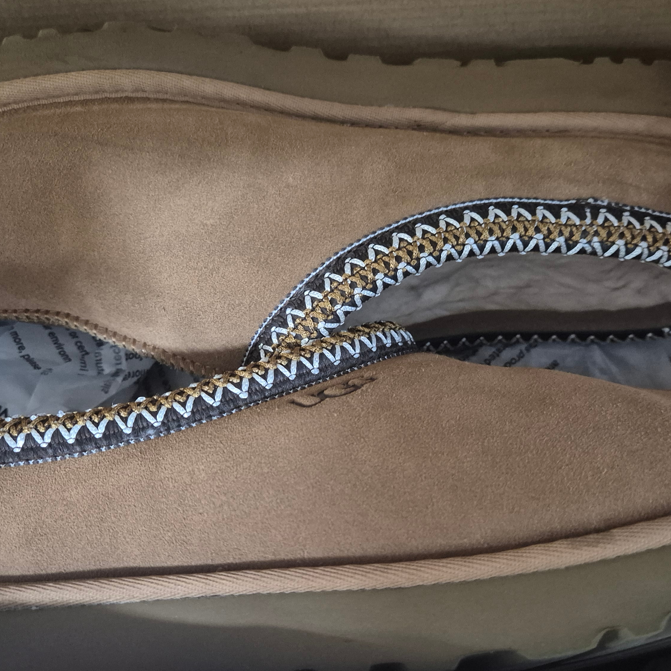 UGG Tasman Slipper Chestnut 착용 스타일
